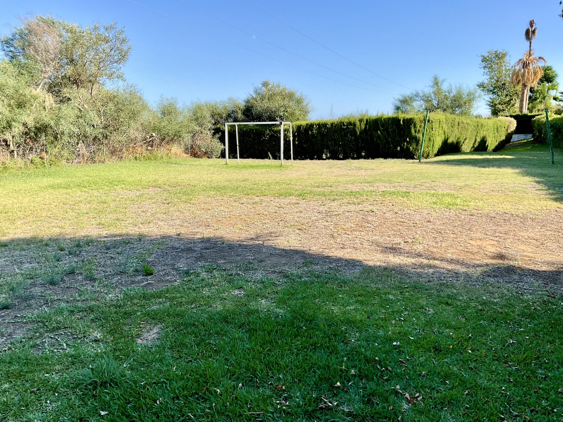 Ideal 3 bedroom townhouse with private garden in Monte Biarritz, Estepona
