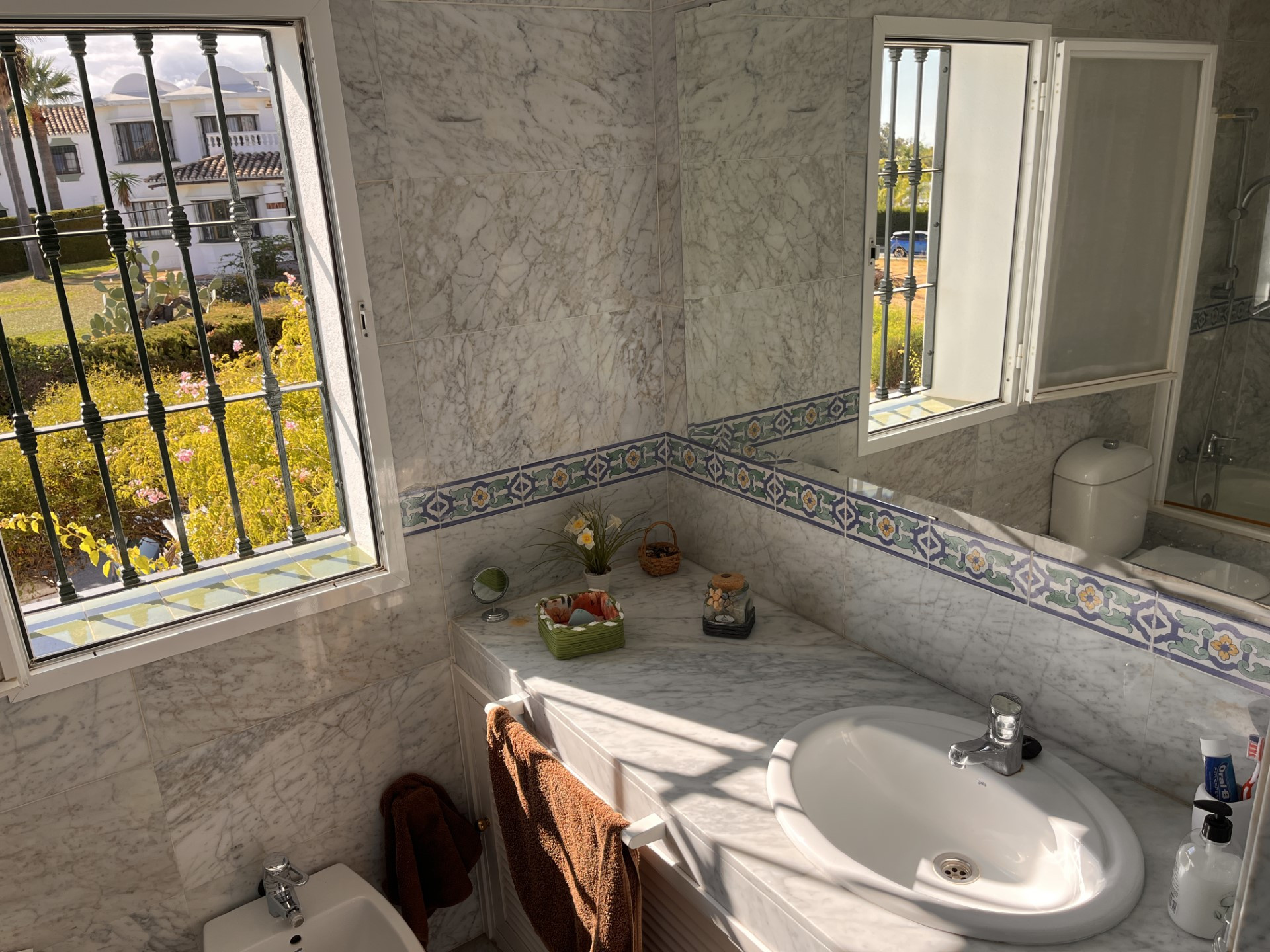 Ideal 3 bedroom townhouse with private garden in Monte Biarritz, Estepona