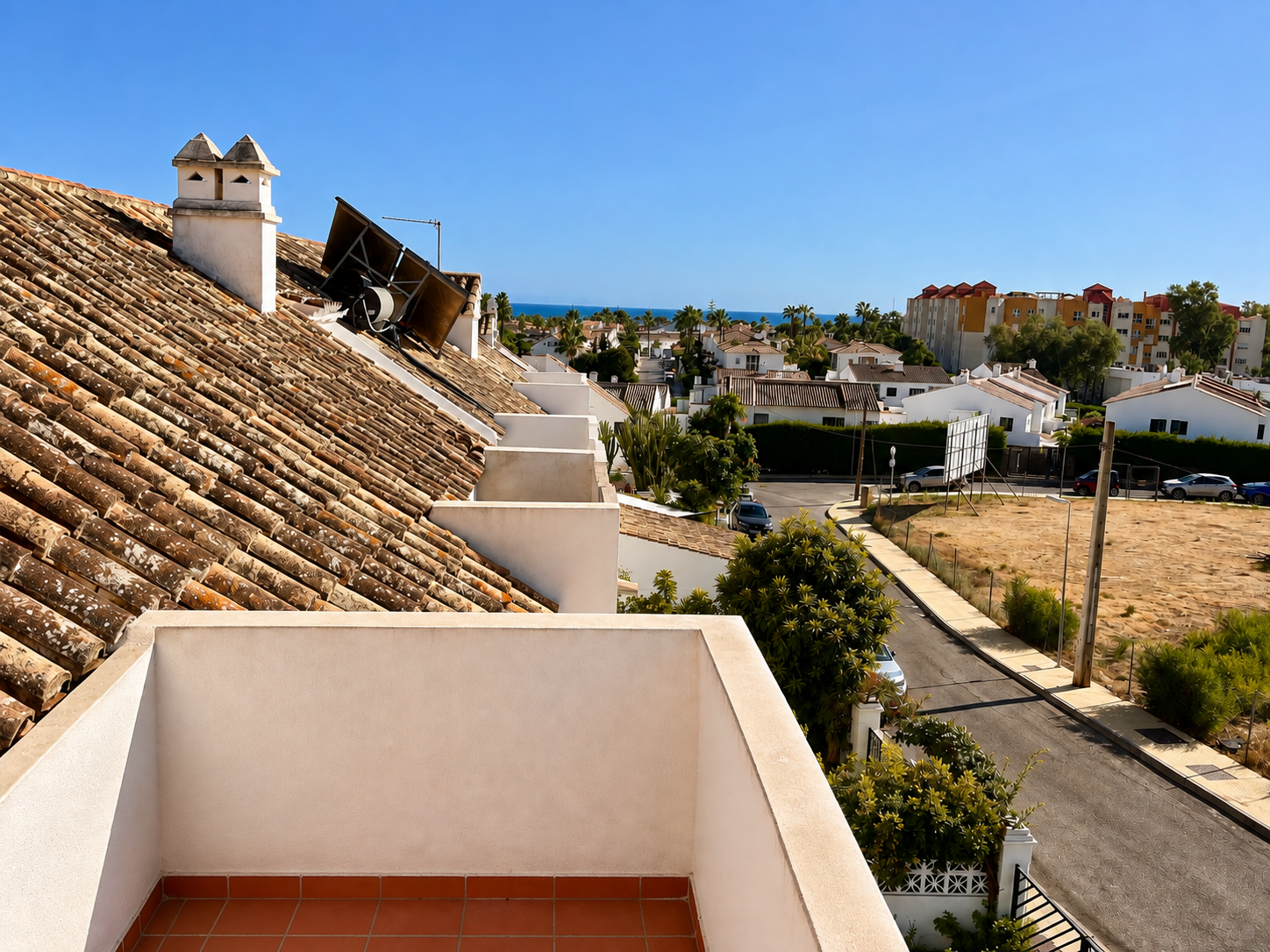 Ideal 3 bedroom townhouse with private garden in Monte Biarritz, Estepona