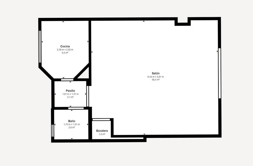 Adosado ideal de 3 dormitorios con jardín privado en Monte Biarritz, Estepona
