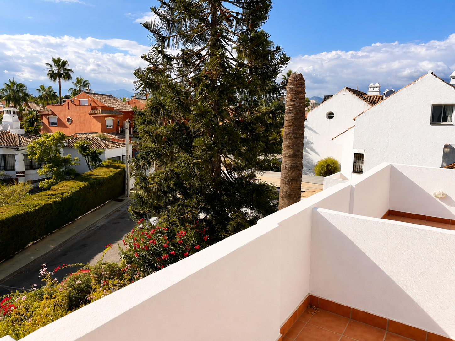 Ideal 3 bedroom townhouse with private garden in Monte Biarritz, Estepona