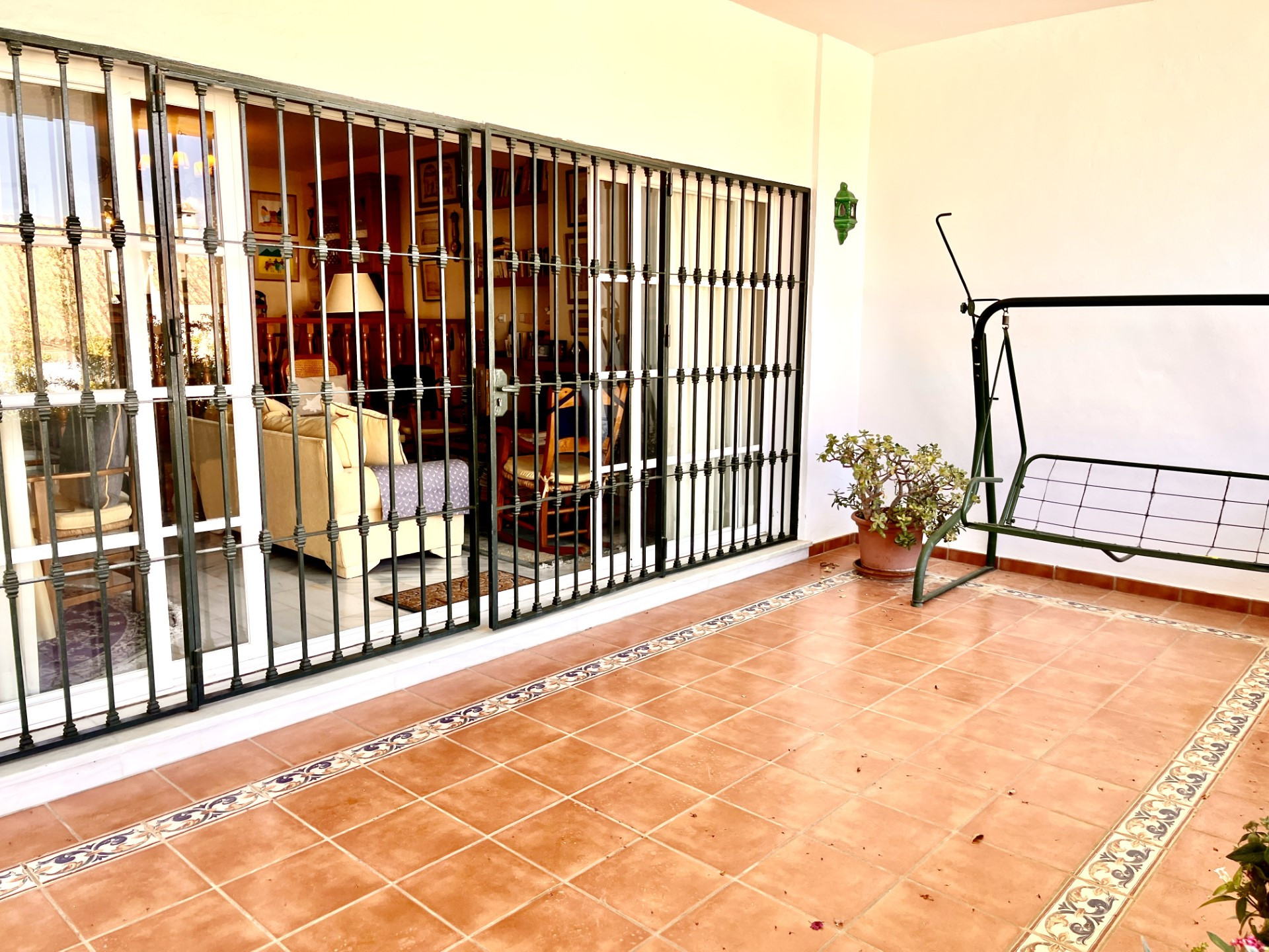 Ideal 3 bedroom townhouse with private garden in Monte Biarritz, Estepona