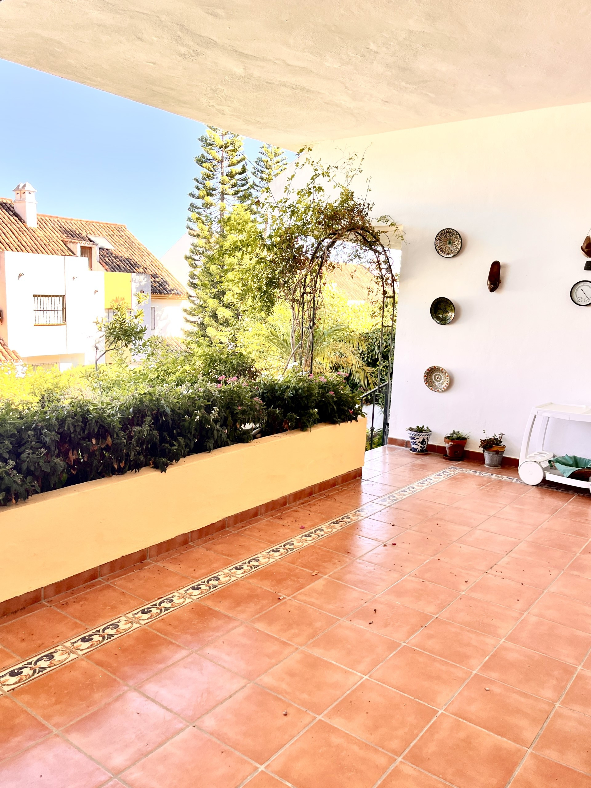 Ideal 3 bedroom townhouse with private garden in Monte Biarritz, Estepona