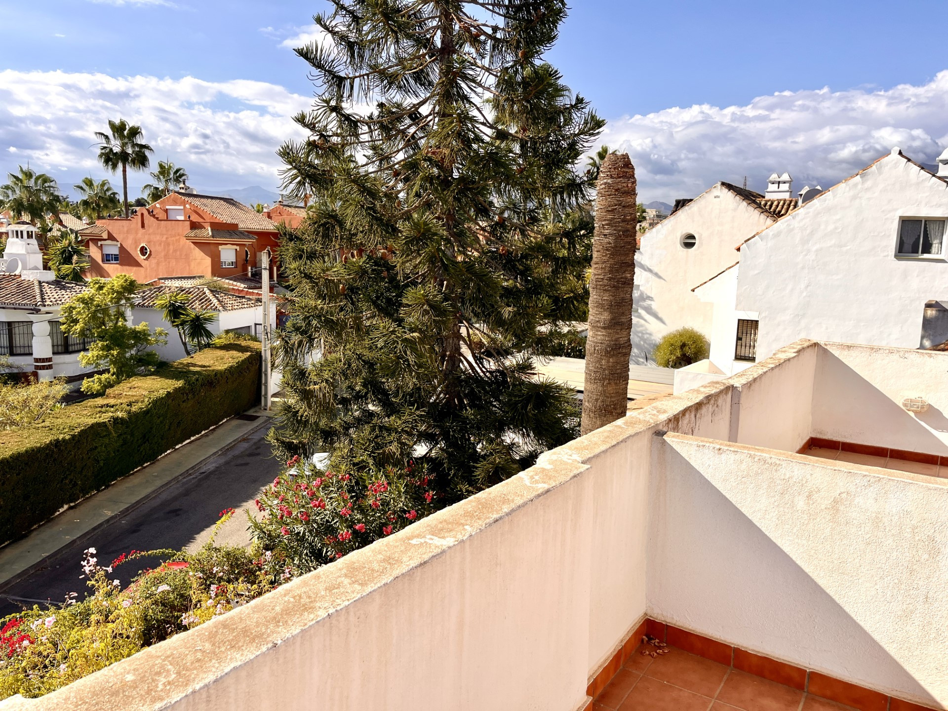 Ideal 3 bedroom townhouse with private garden in Monte Biarritz, Estepona