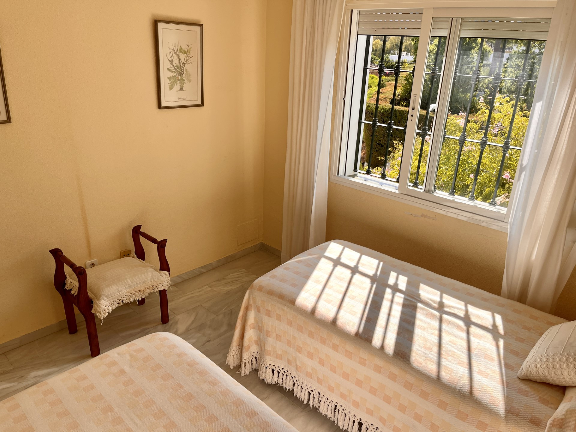 Ideal 3 bedroom townhouse with private garden in Monte Biarritz, Estepona