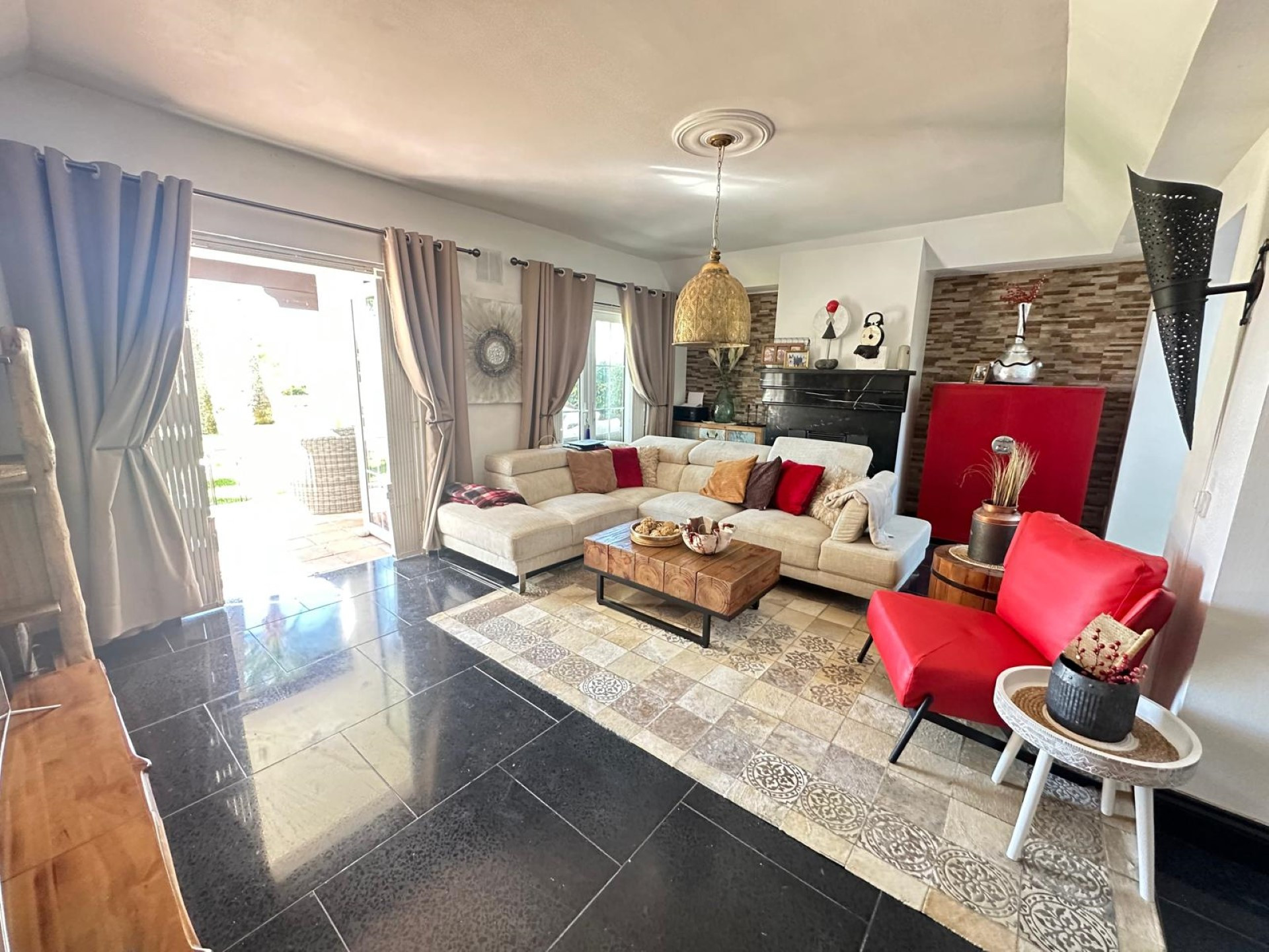 Unique 3 bedroom townhouse in a small community on the New Golden Mile