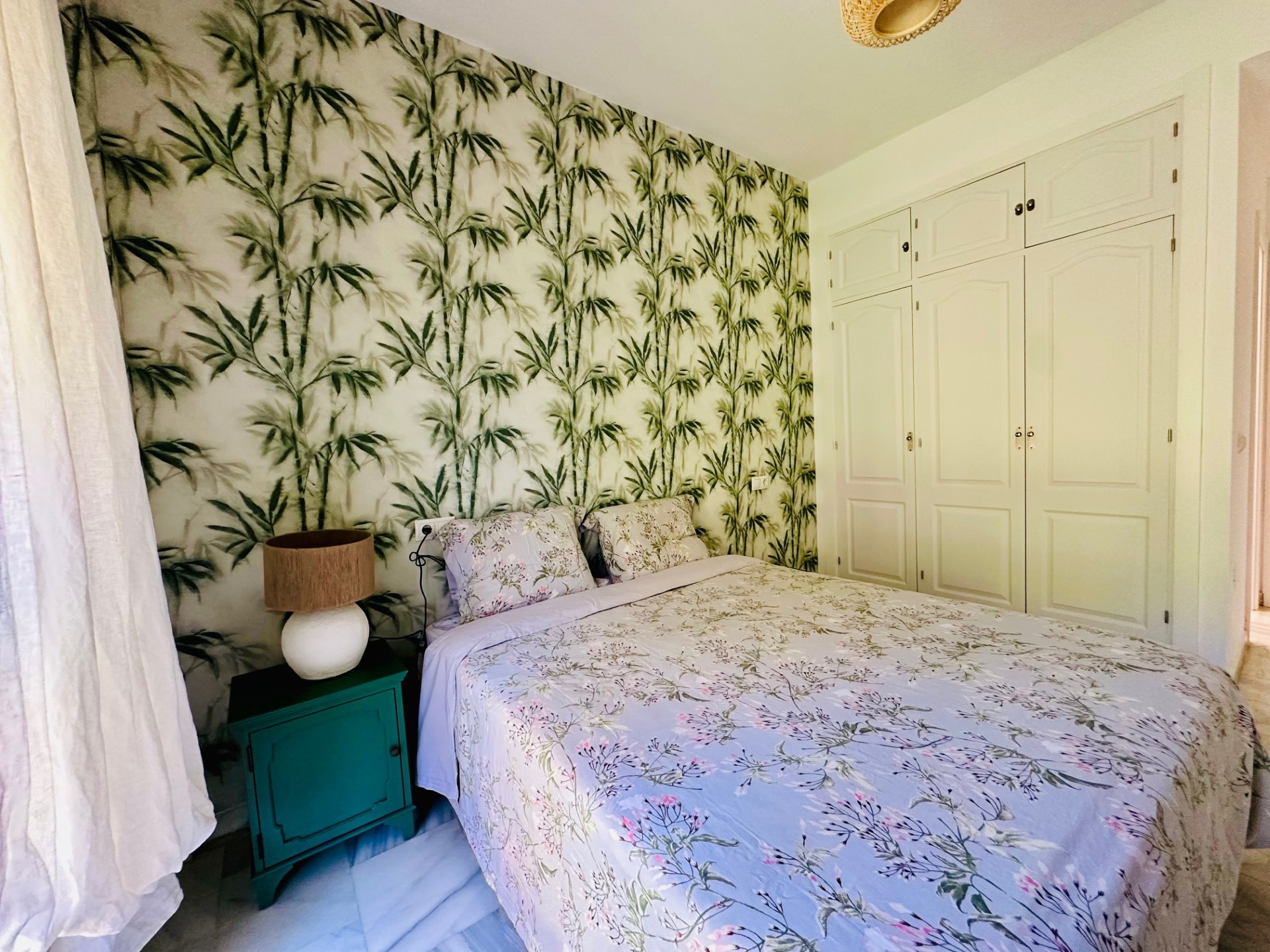 Renovated ground floor apartment by the beach, in Carib Playa, East Marbella