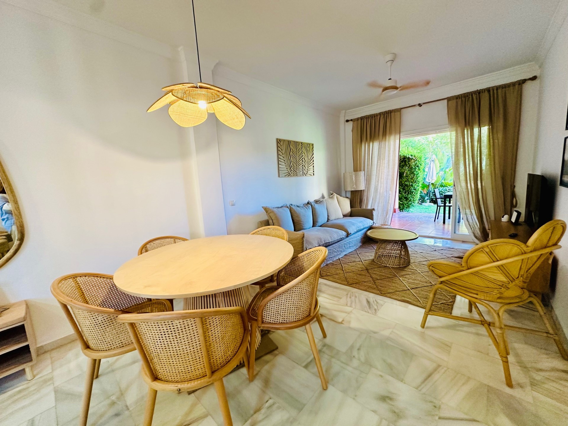 Renovated ground floor apartment by the beach, in Carib Playa, East Marbella