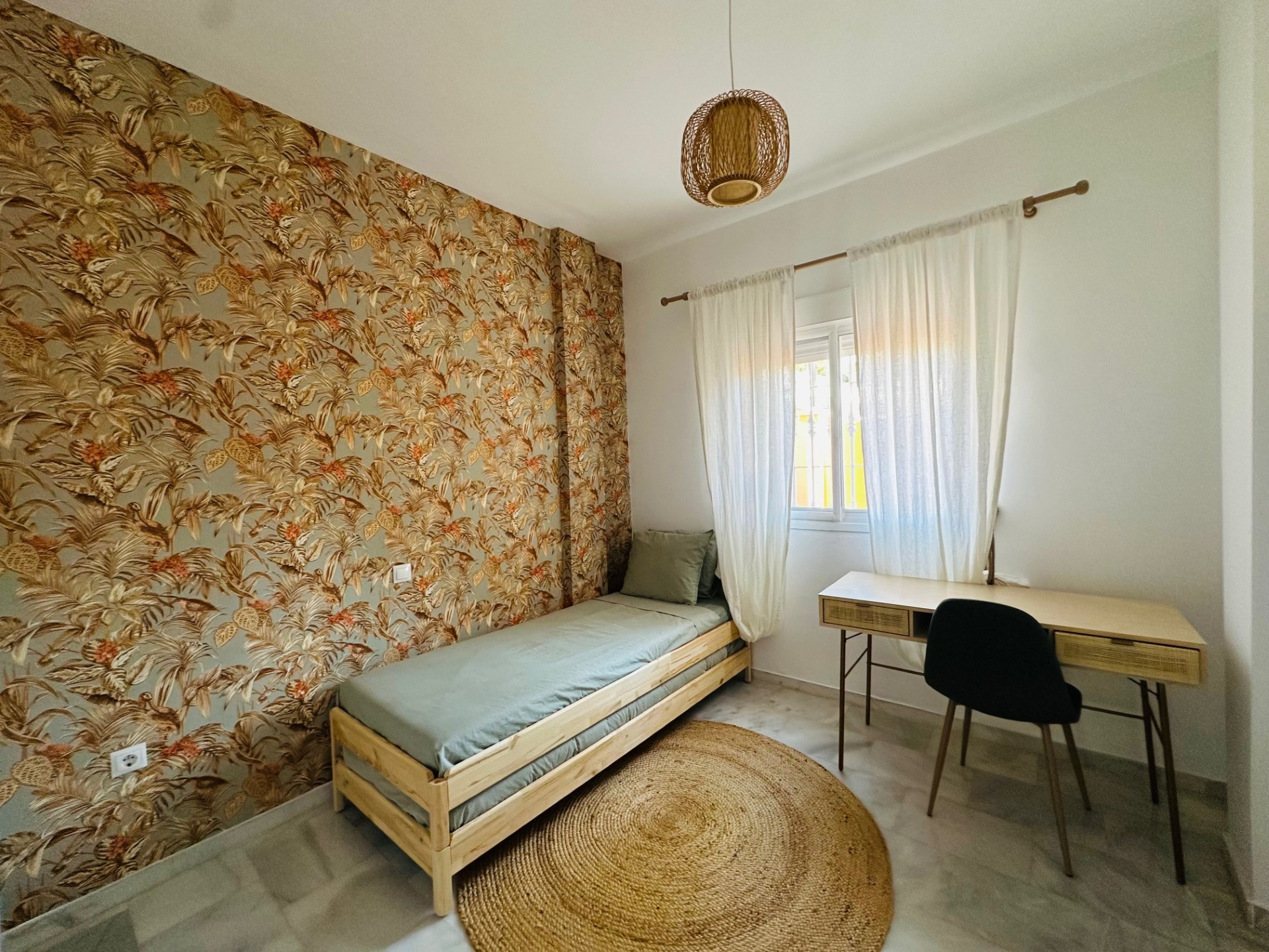 Renovated ground floor apartment by the beach, in Carib Playa, East Marbella