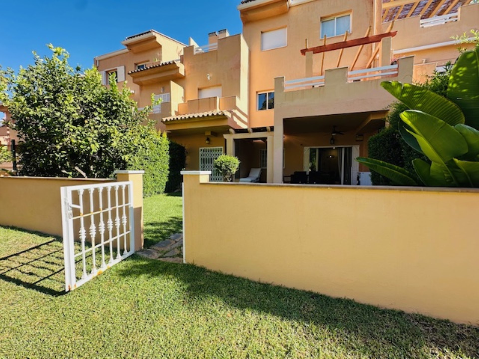 Renovated ground floor apartment by the beach, in Carib Playa, East Marbella