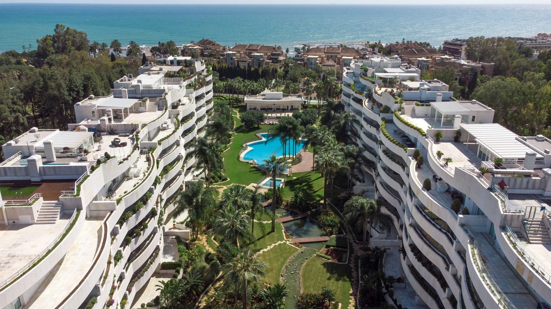 Exceptional 6 bedroom luxury apartment with sea views in El Embrujo Banús, Puerto Banus