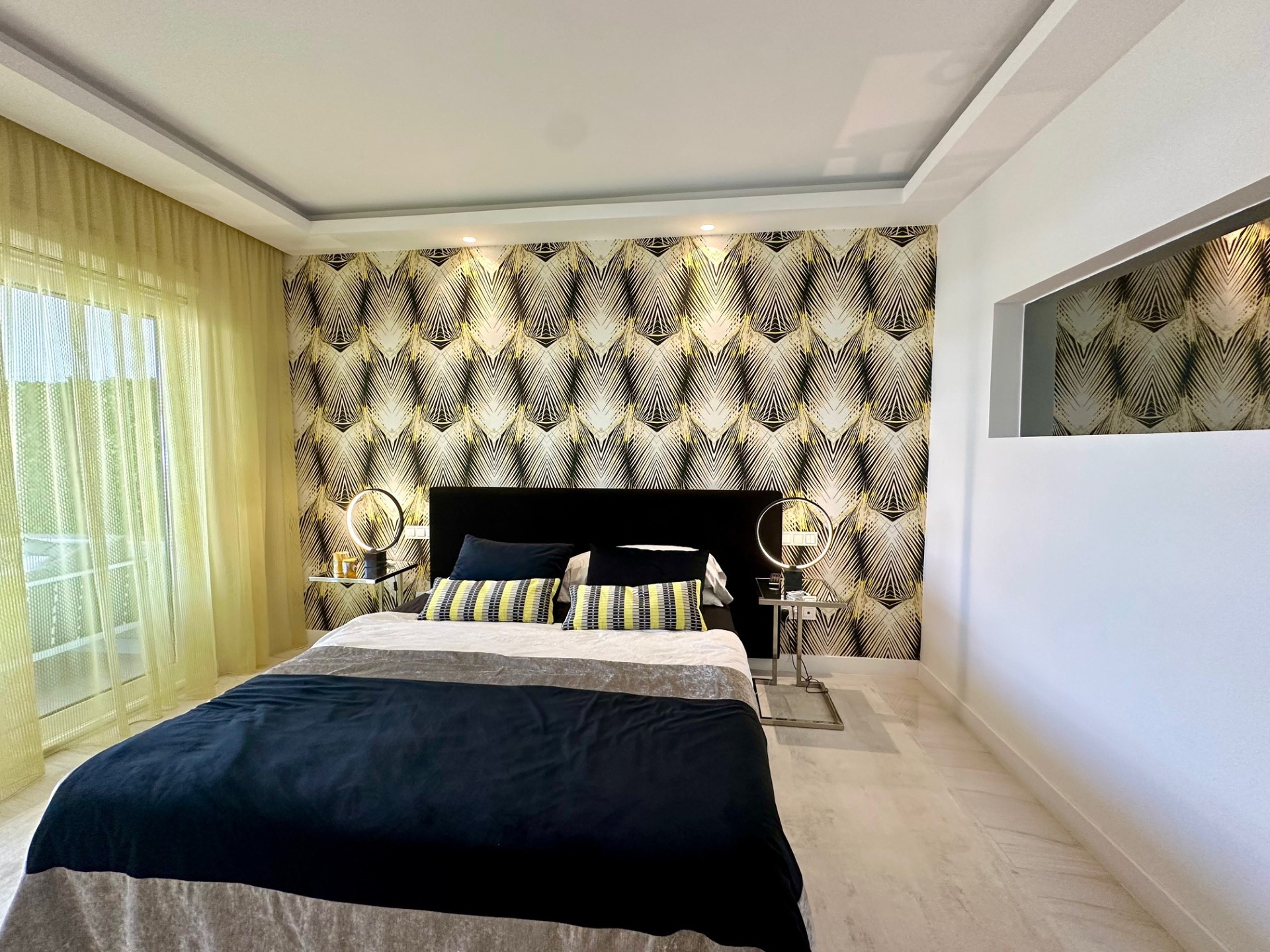 Exceptional 6 bedroom luxury apartment with sea views in El Embrujo Banús, Puerto Banus