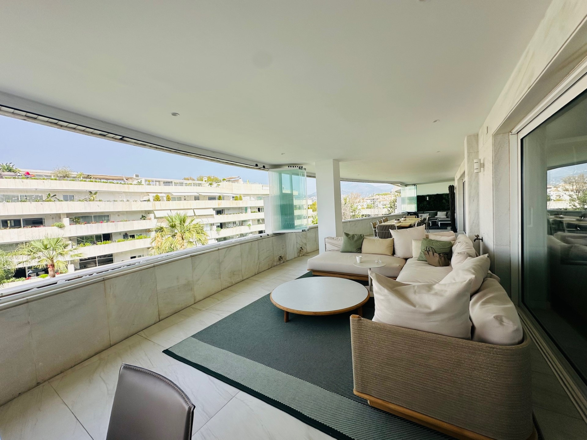 Exceptional 6 bedroom luxury apartment with sea views in El Embrujo Banús, Puerto Banus