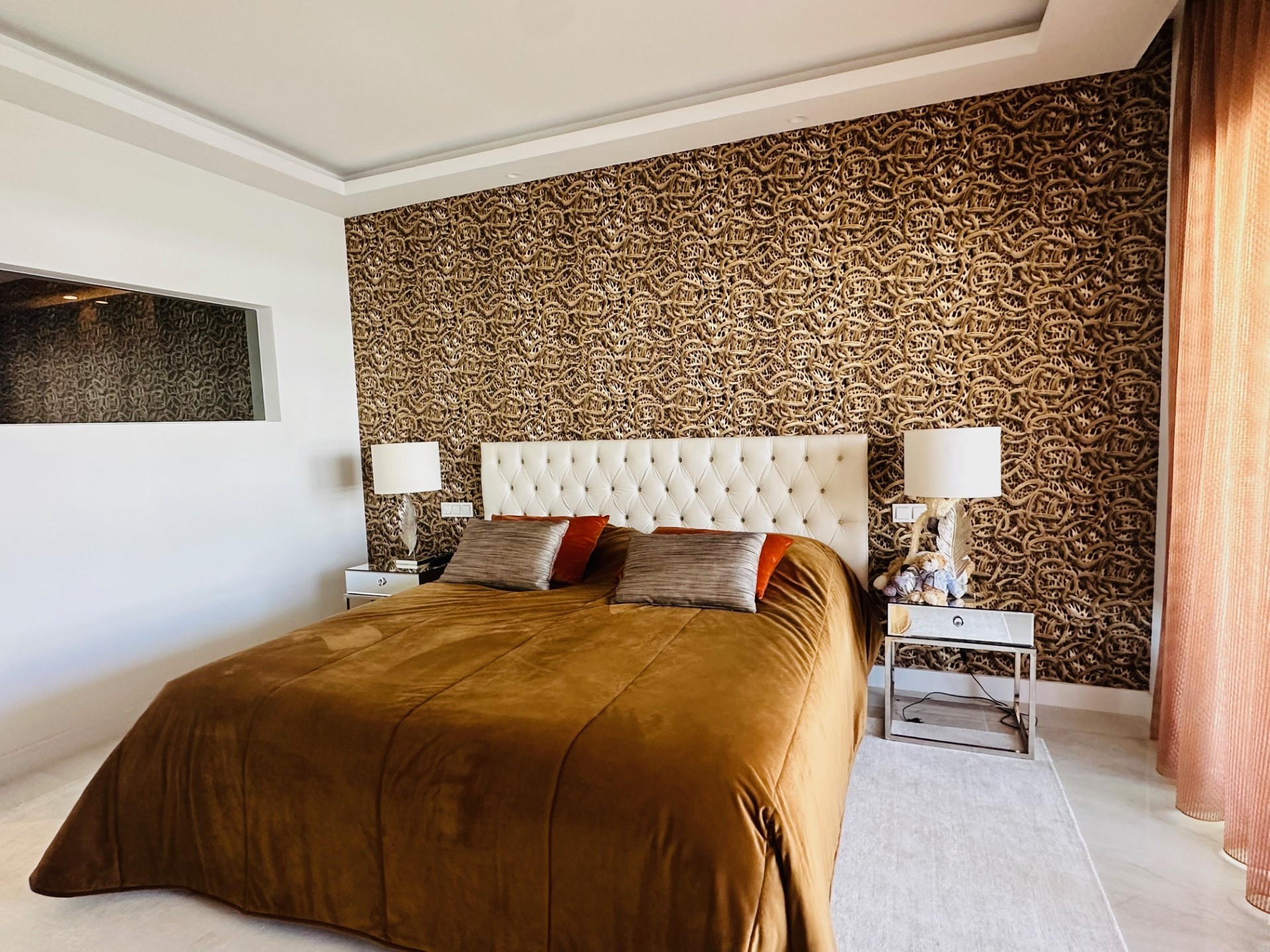 Exceptional 6 bedroom luxury apartment with sea views in El Embrujo Banús, Puerto Banus
