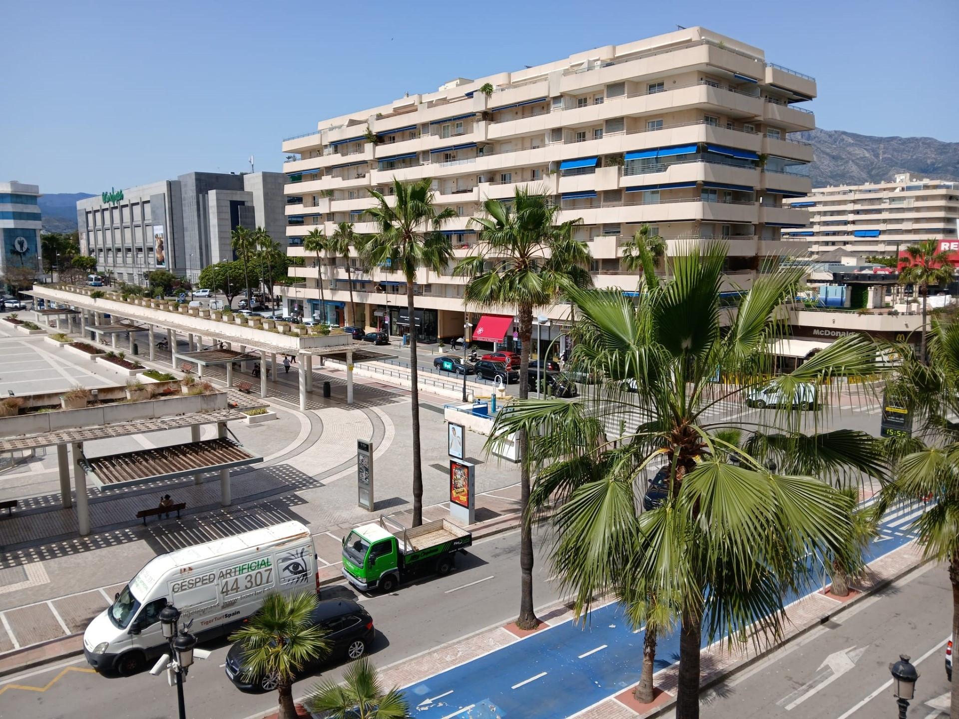 Apartamento contemporáneo de 2 dormitorios en Puerto Banús Marina