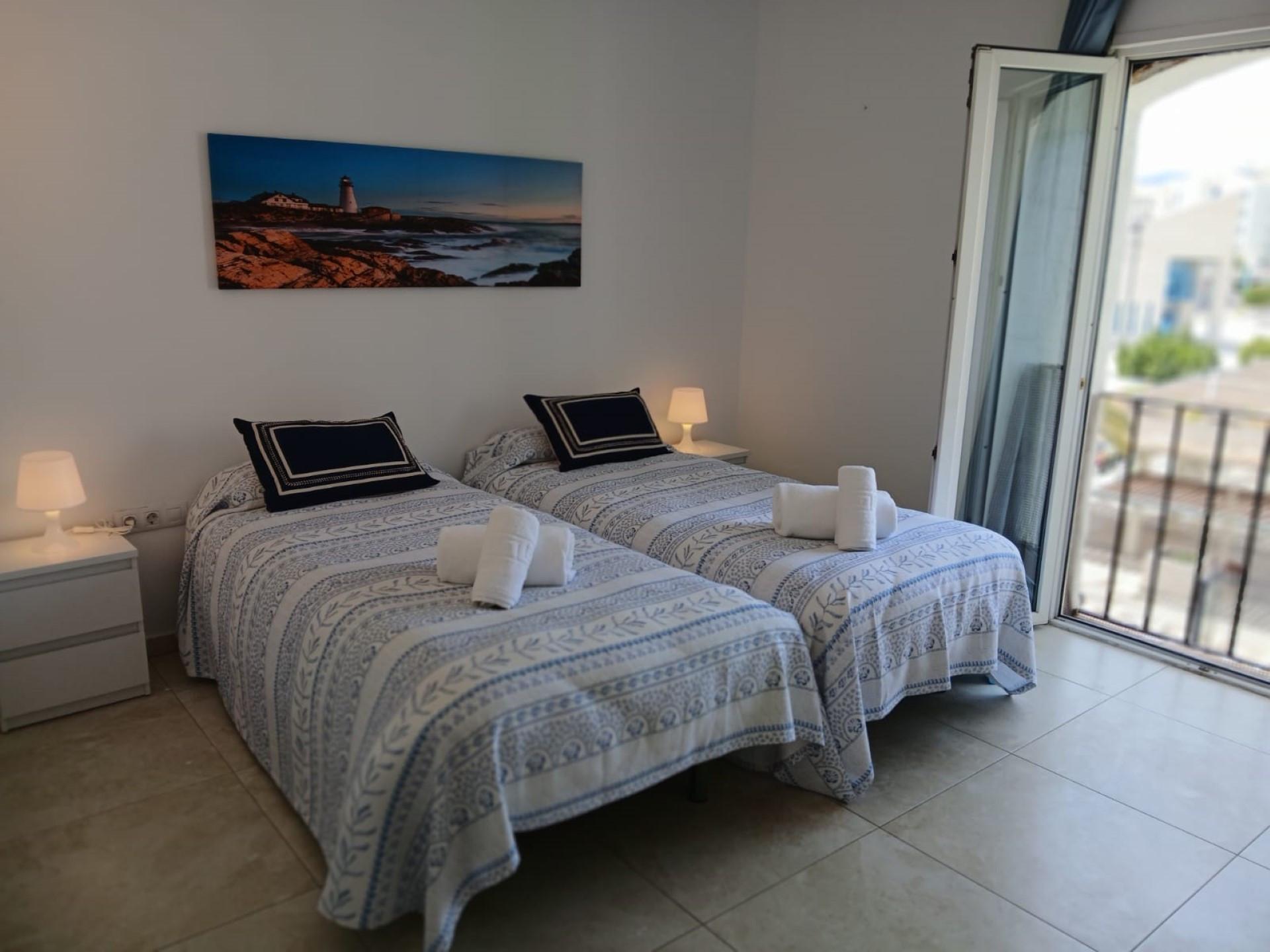 Apartamento contemporáneo de 2 dormitorios en Puerto Banús Marina