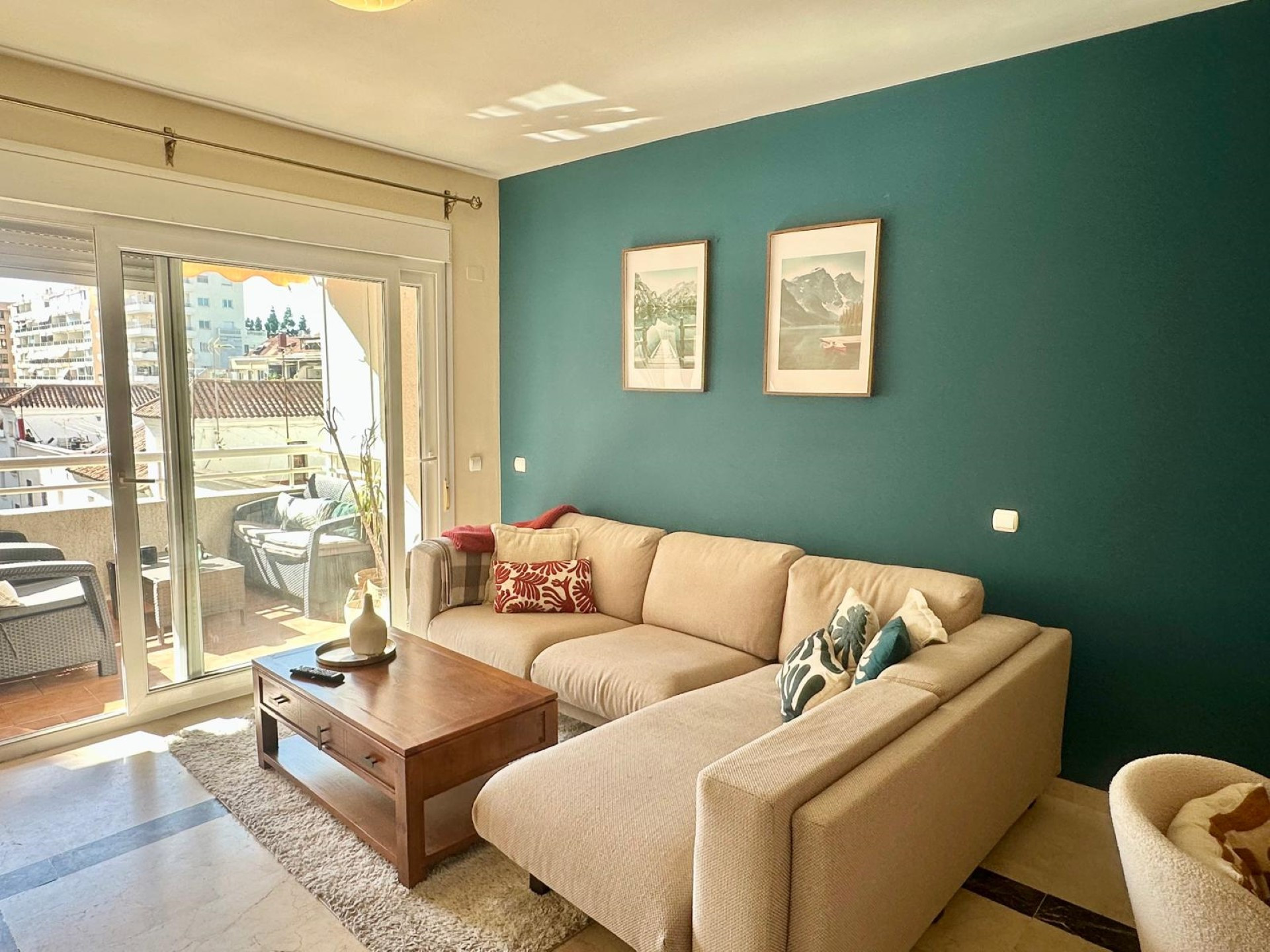 Contemporary 2 bedroom apartment 2nd line beach in Marbella town
