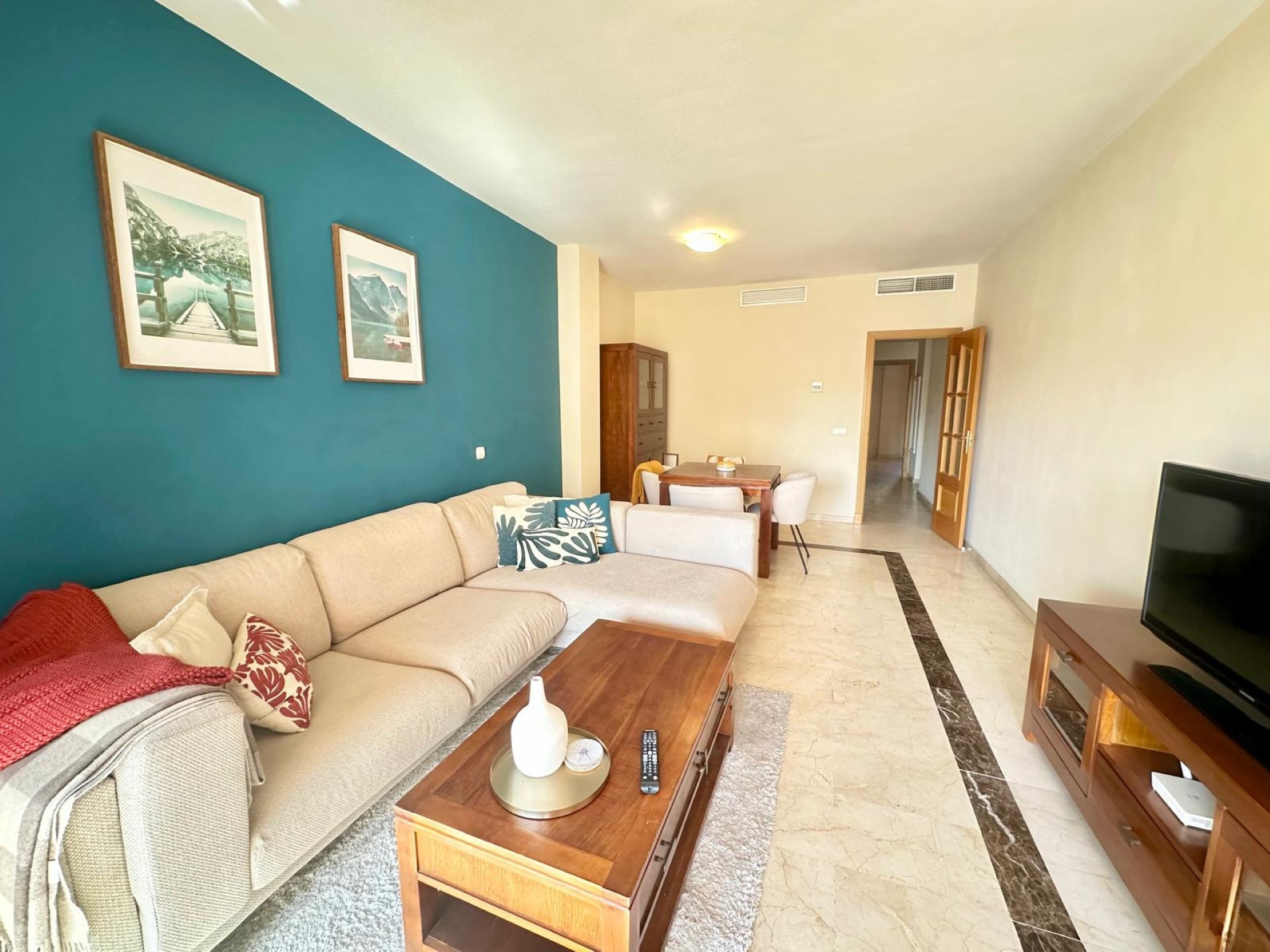 Contemporary 2 bedroom apartment 2nd line beach in Marbella town