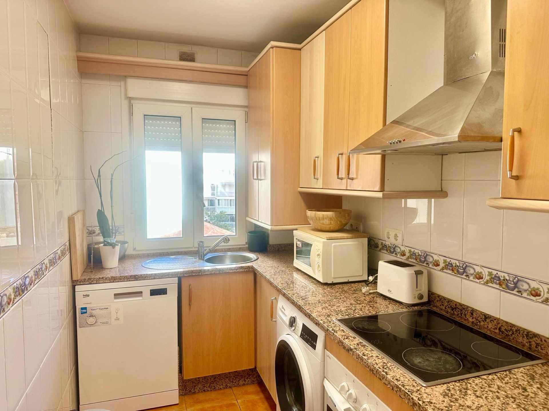 Contemporary 2 bedroom apartment 2nd line beach in Marbella town
