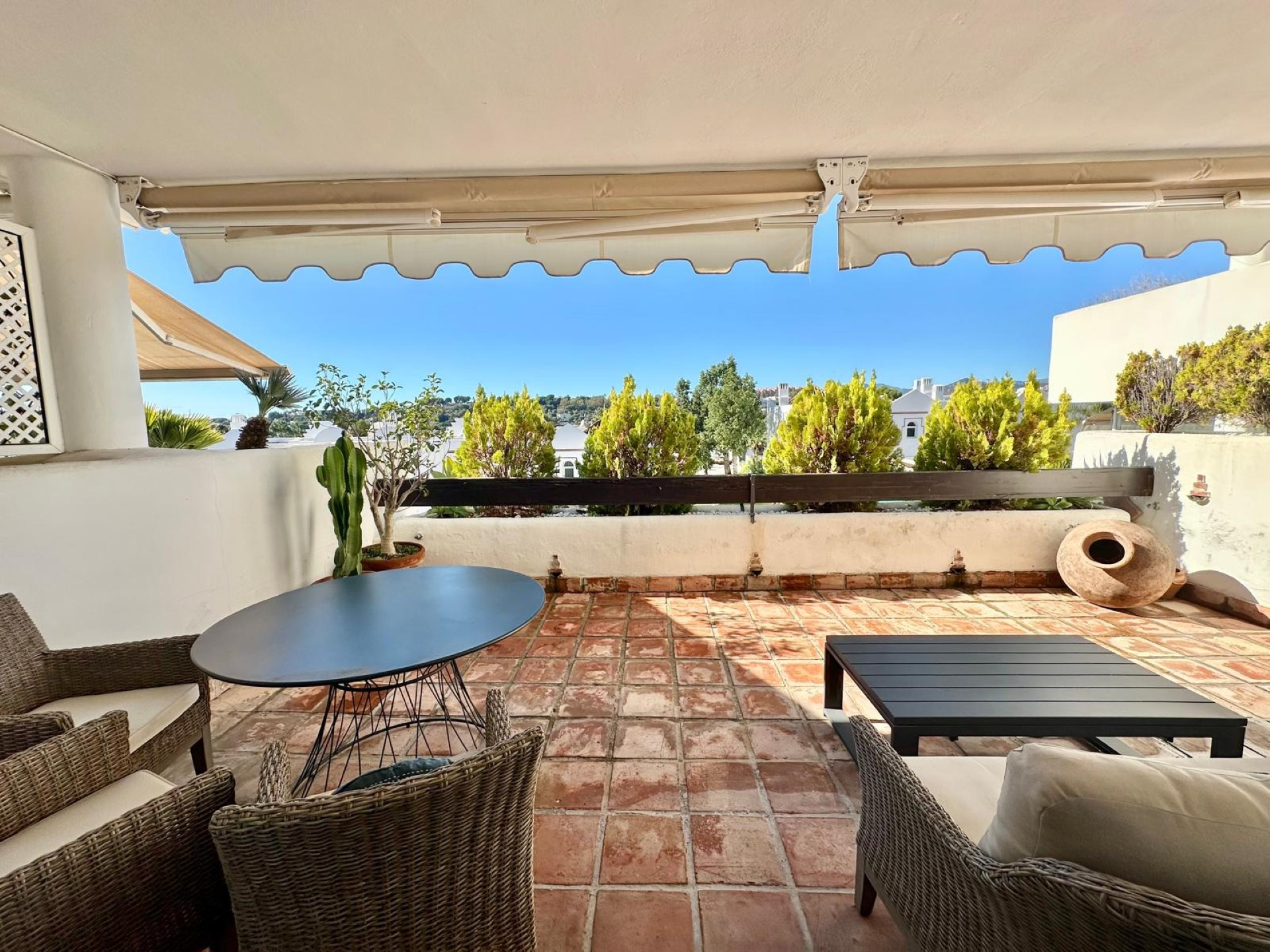 Elegant 2 bedroom Apartment in Aloha Mirasierra, Nueva Andalucia