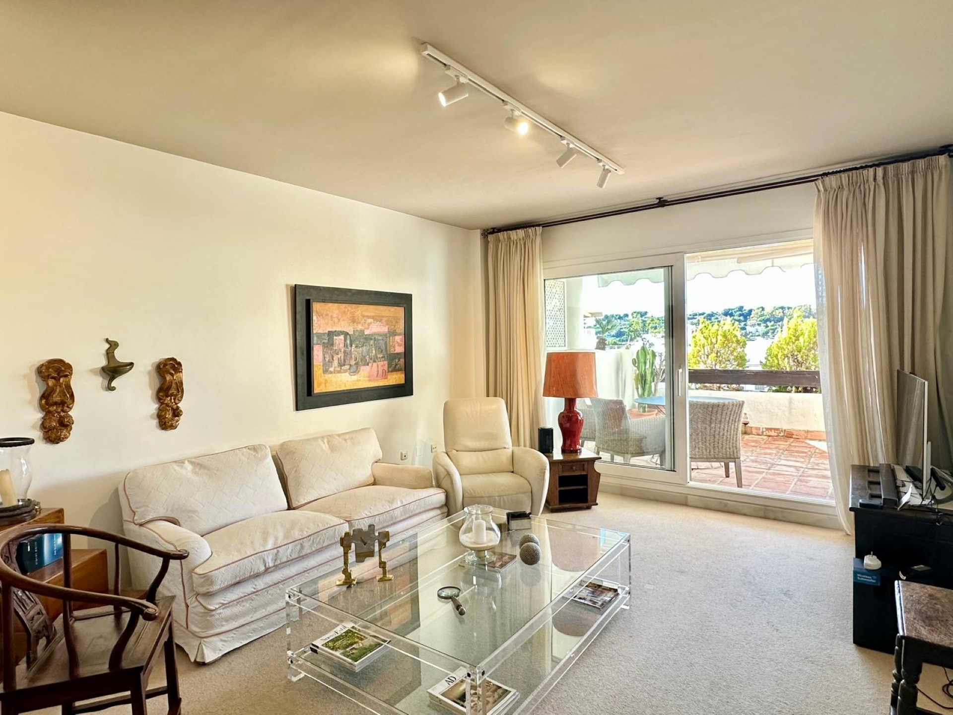 Elegant 2 bedroom Apartment in Aloha Mirasierra, Nueva Andalucia