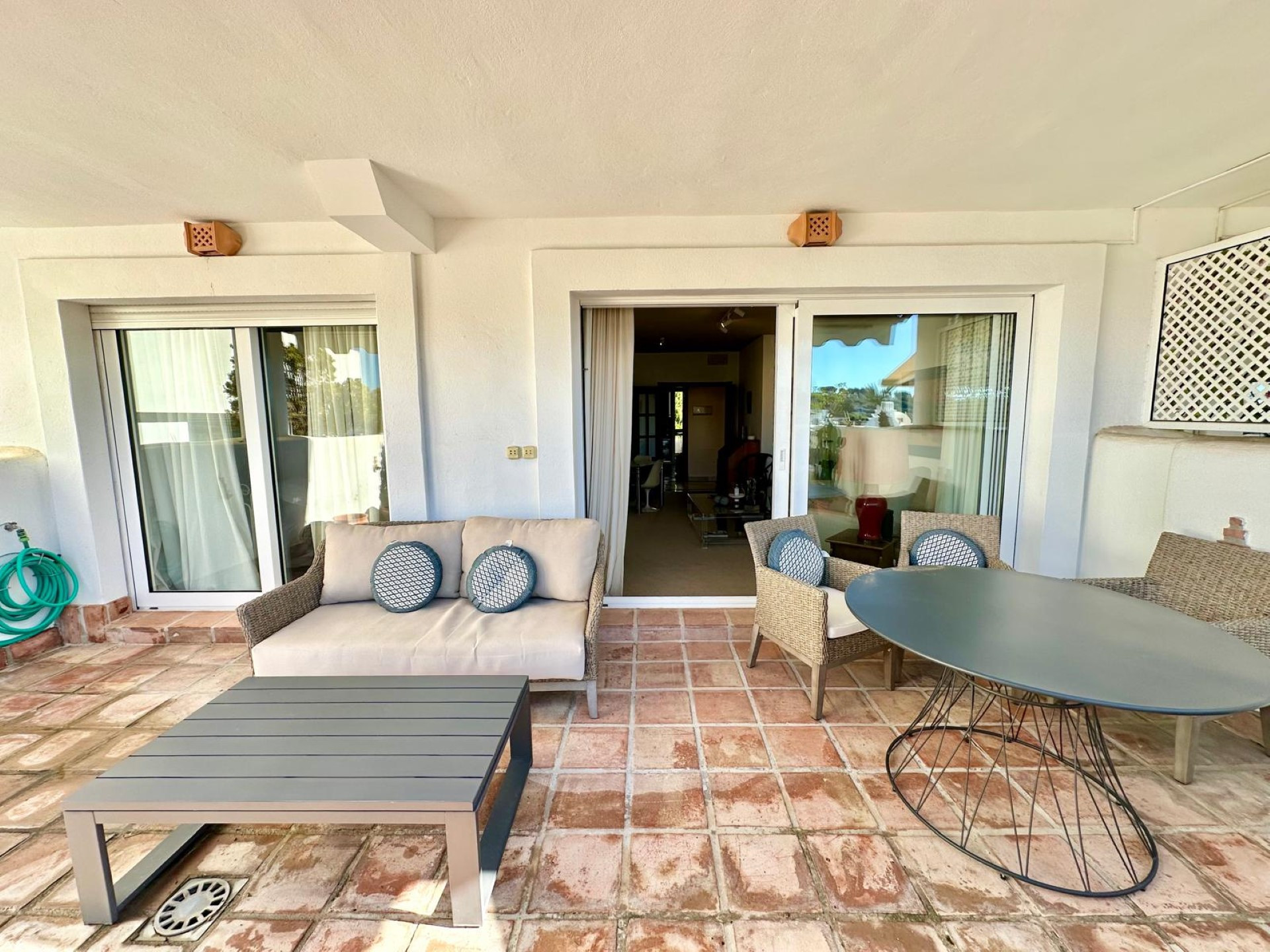 Elegant 2 bedroom Apartment in Aloha Mirasierra, Nueva Andalucia