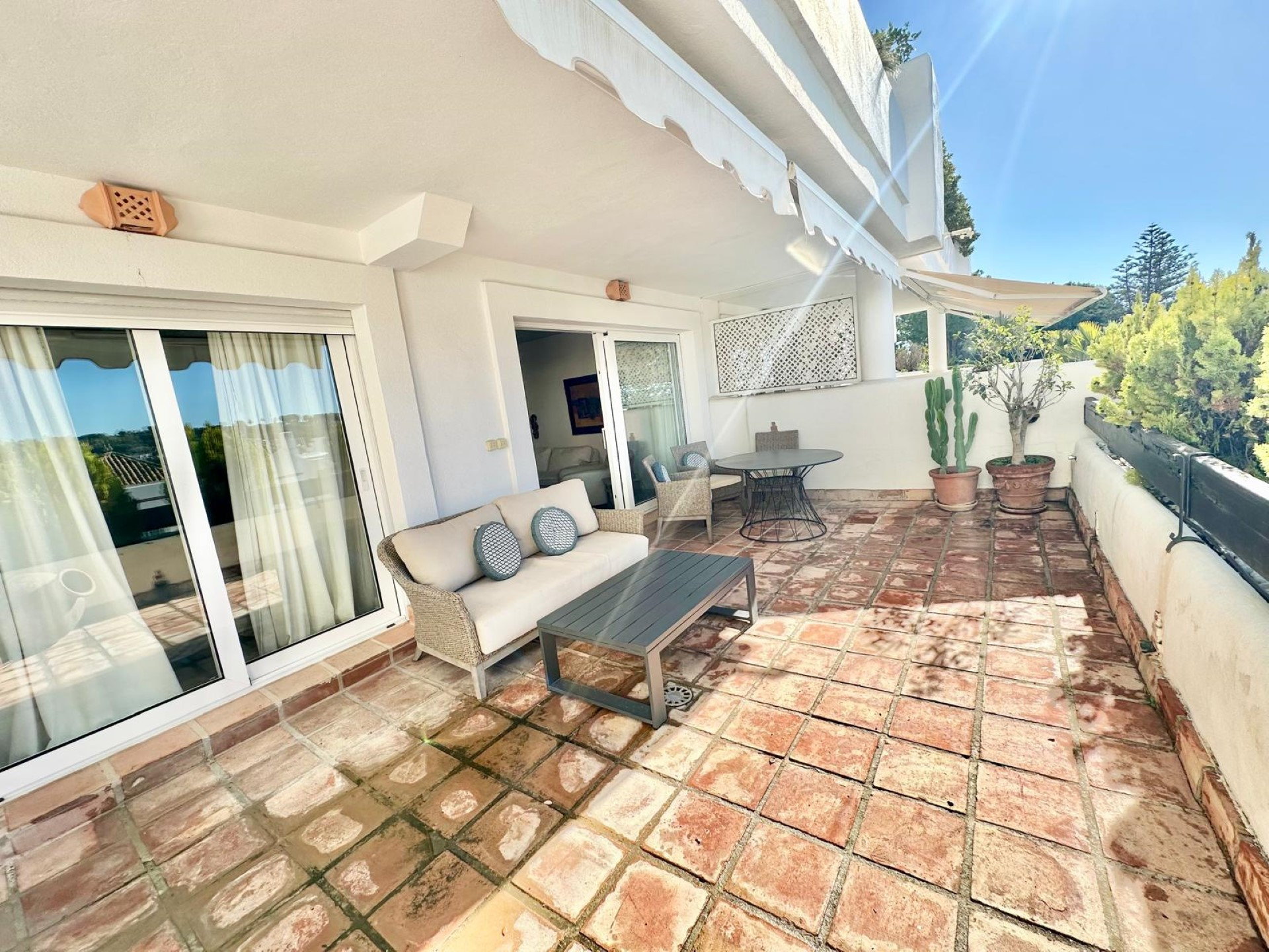 Elegant 2 bedroom Apartment in Aloha Mirasierra, Nueva Andalucia