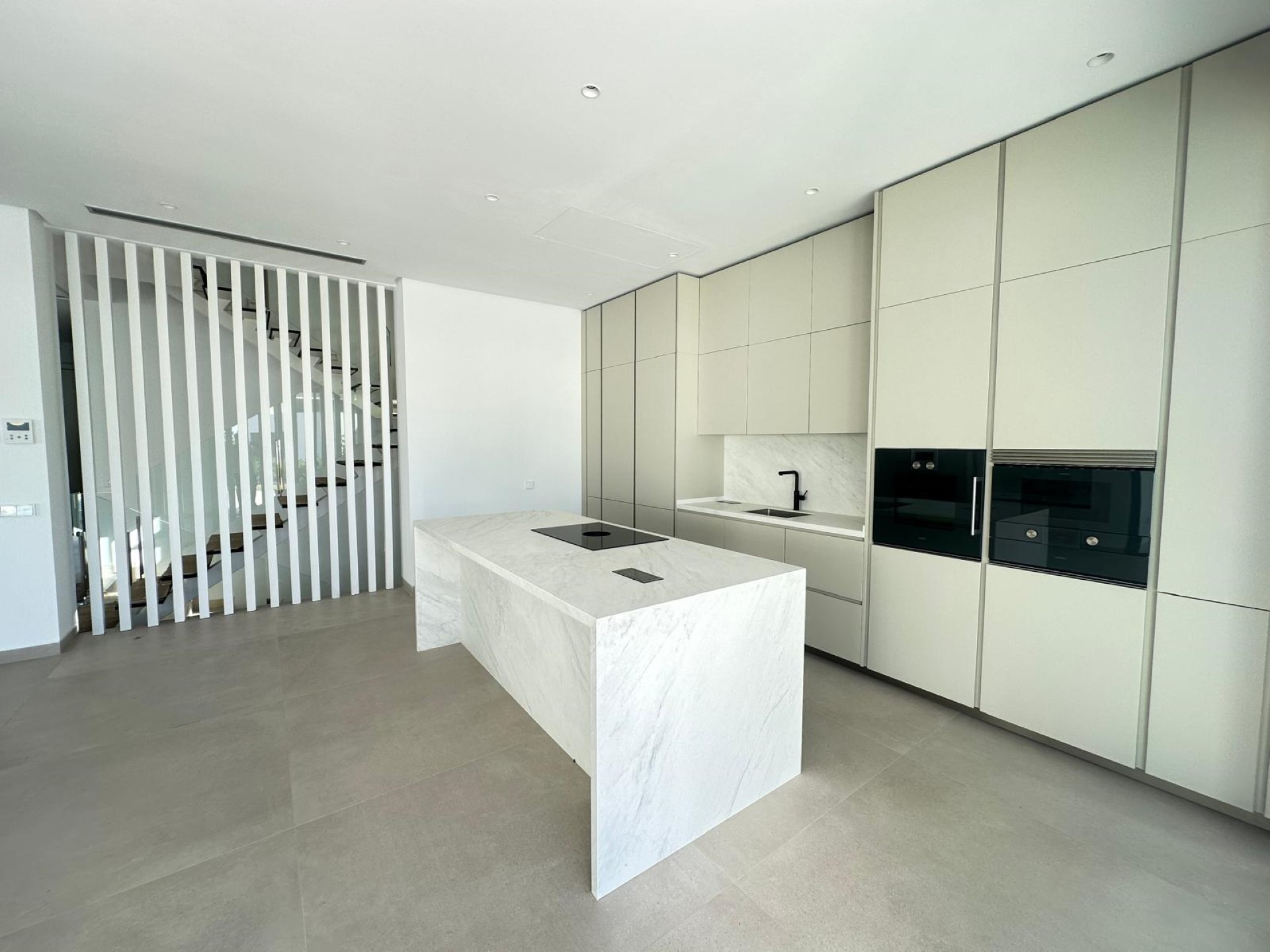 Contemporary 4 bedroom mediterranean villa in La Fuente, Marbella town