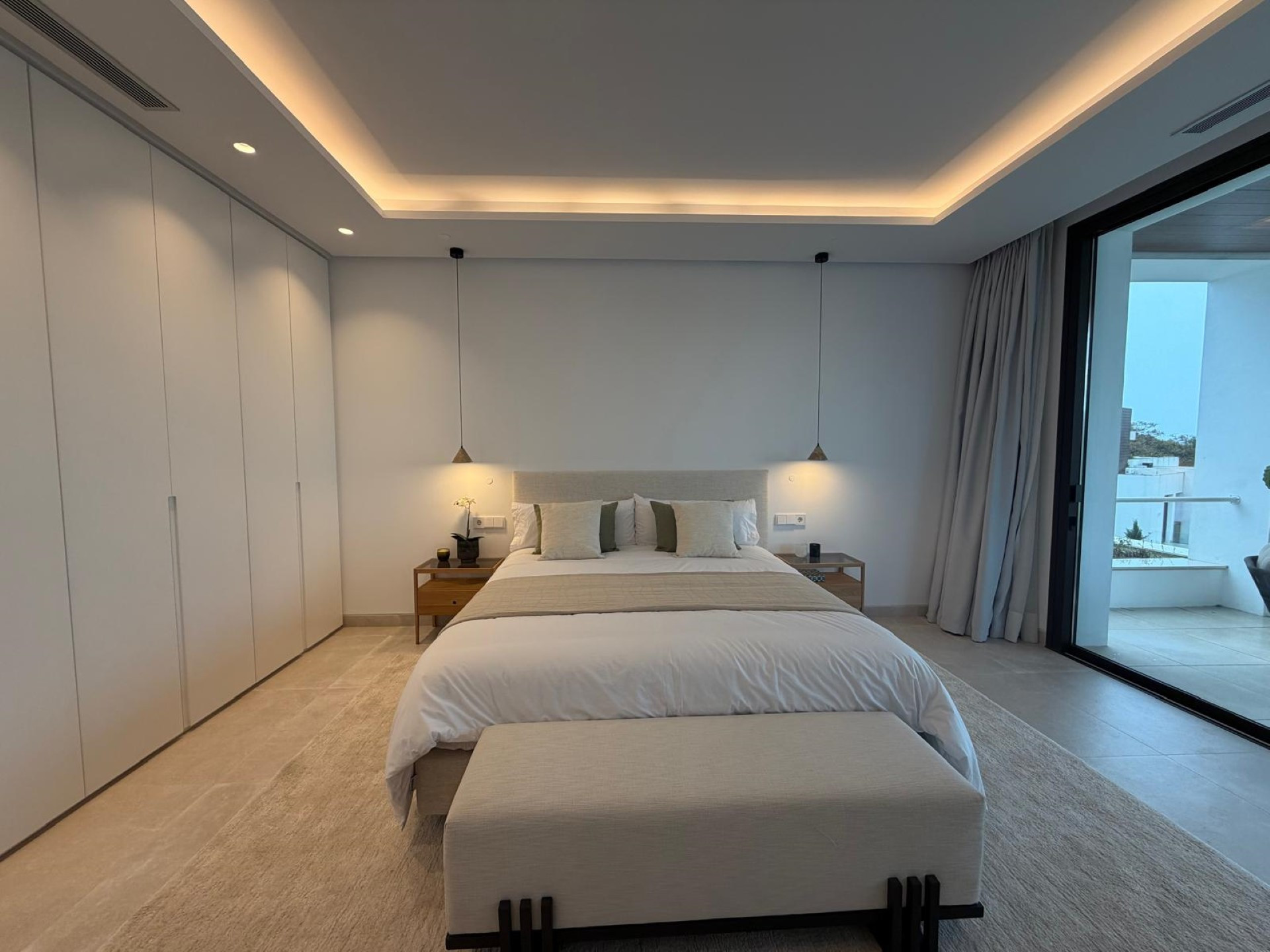 Contemporary 4 bedroom mediterranean villa in La Fuente, Marbella town