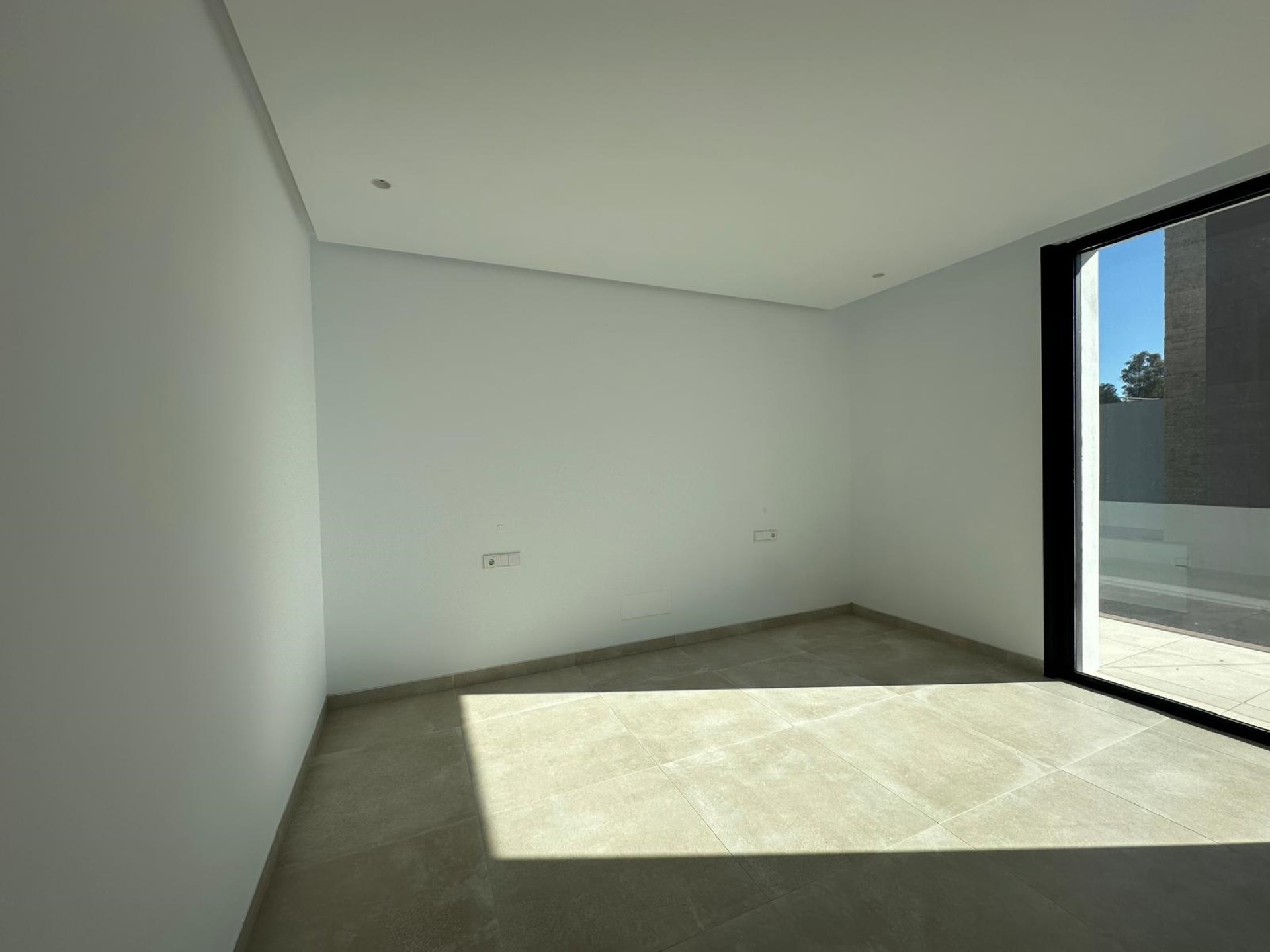 Contemporary 4 bedroom mediterranean villa in La Fuente, Marbella town