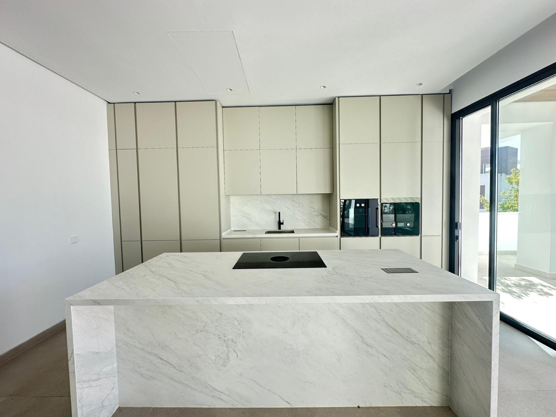 Contemporary 4 bedroom mediterranean villa in La Fuente, Marbella town