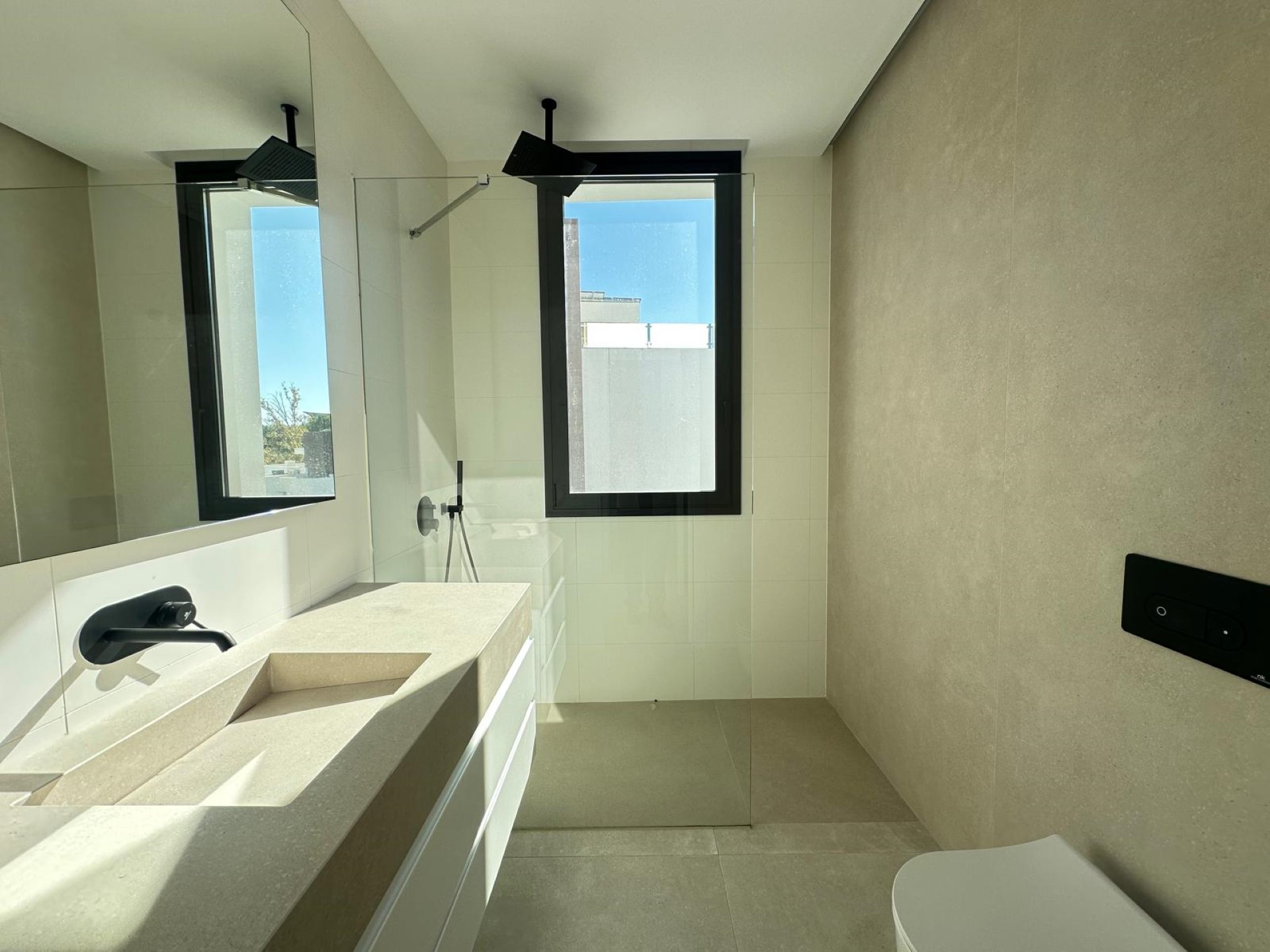 Contemporary 4 bedroom mediterranean villa in La Fuente, Marbella town