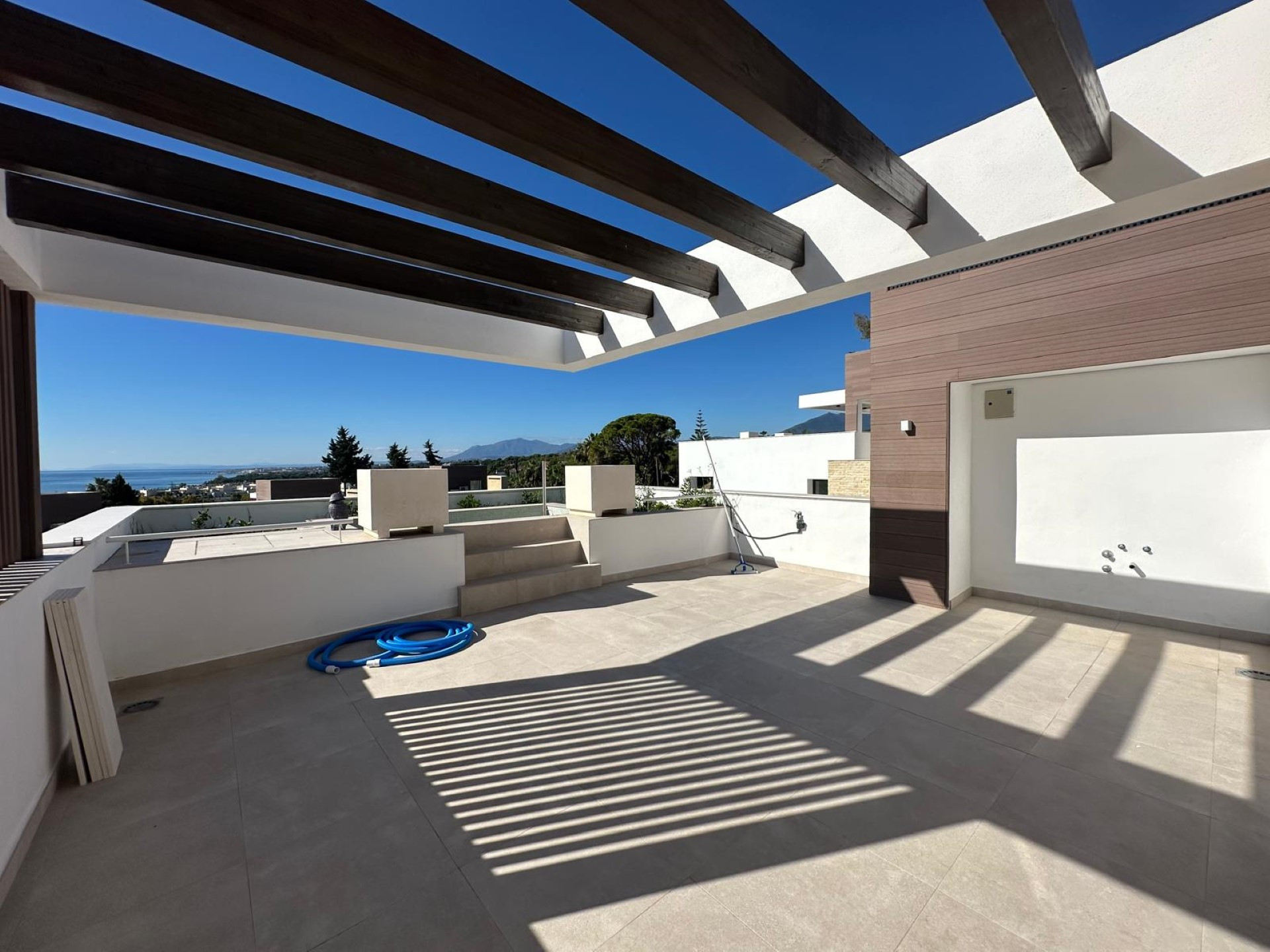 Contemporary 4 bedroom mediterranean villa in La Fuente, Marbella town