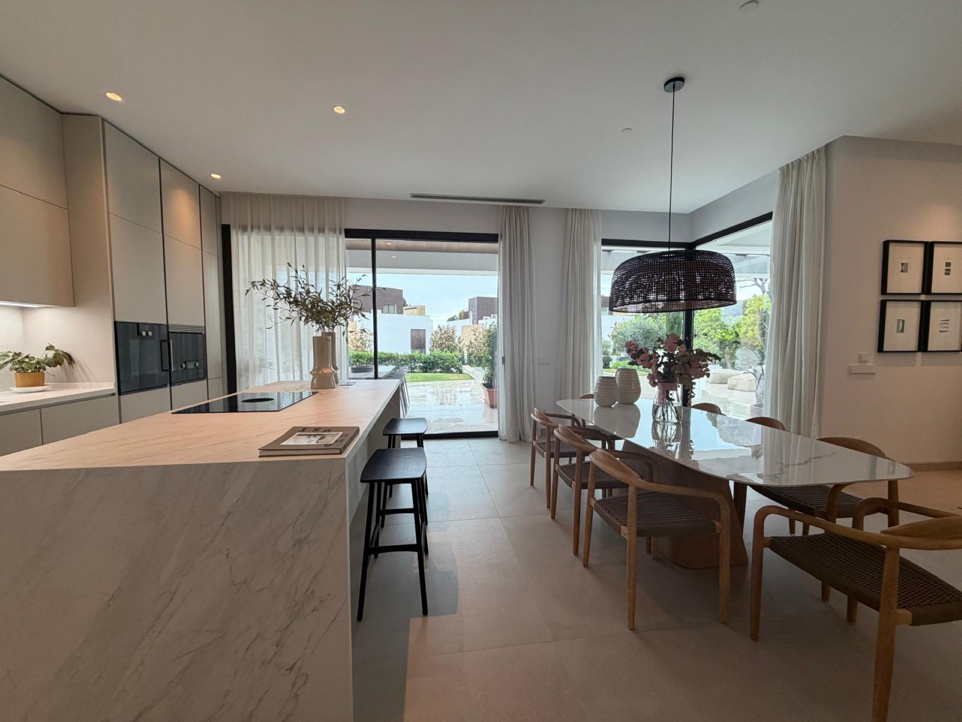 Contemporary 4 bedroom mediterranean villa in La Fuente, Marbella town