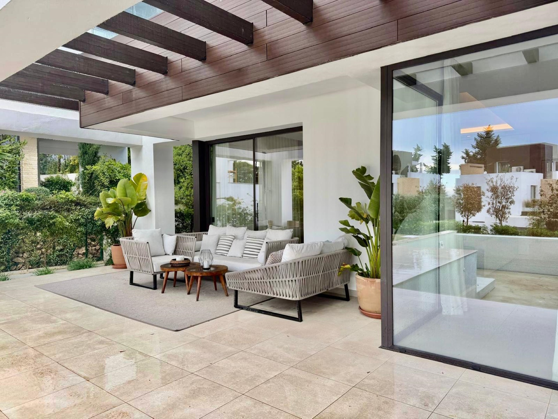 Contemporary 4 bedroom mediterranean villa in La Fuente, Marbella town