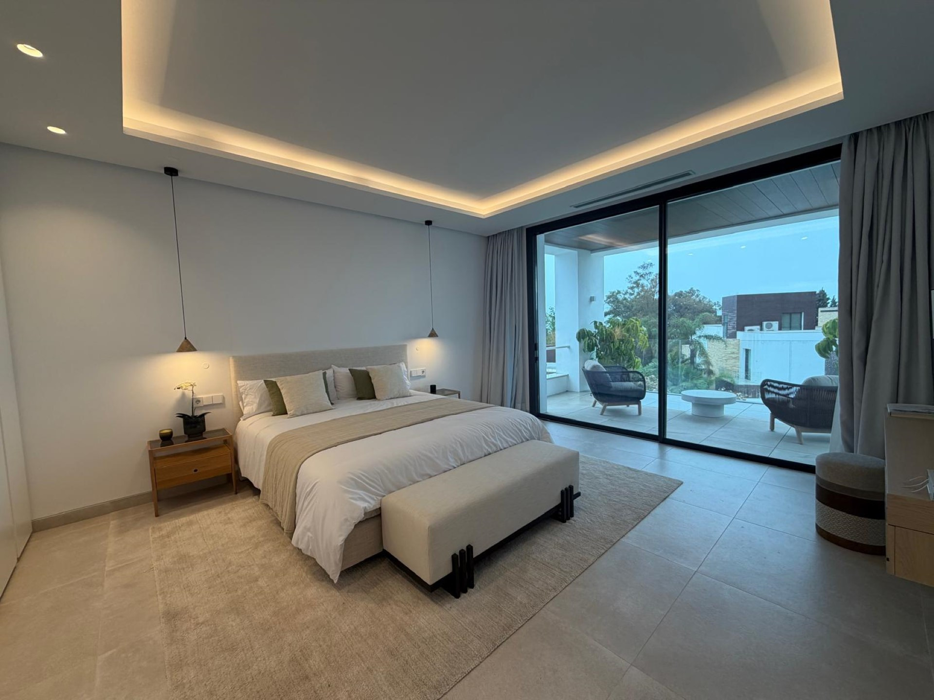 Contemporary 4 bedroom mediterranean villa in La Fuente, Marbella town