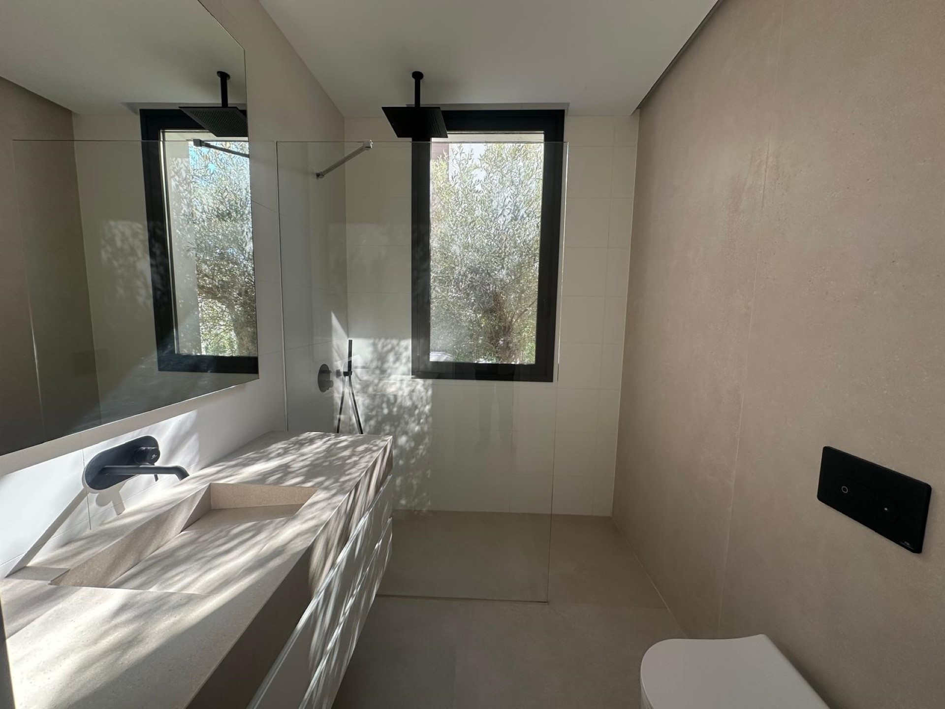 Contemporary 4 bedroom mediterranean villa in La Fuente, Marbella town