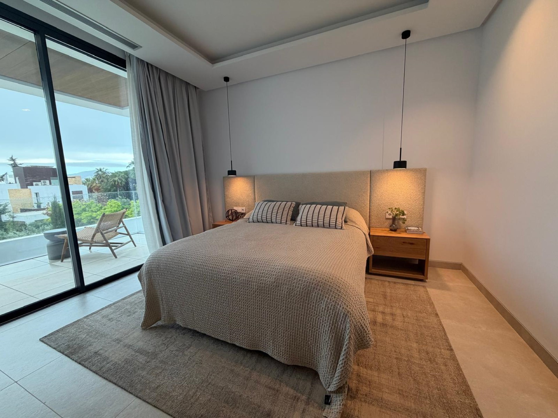 Contemporary 4 bedroom mediterranean villa in La Fuente, Marbella town