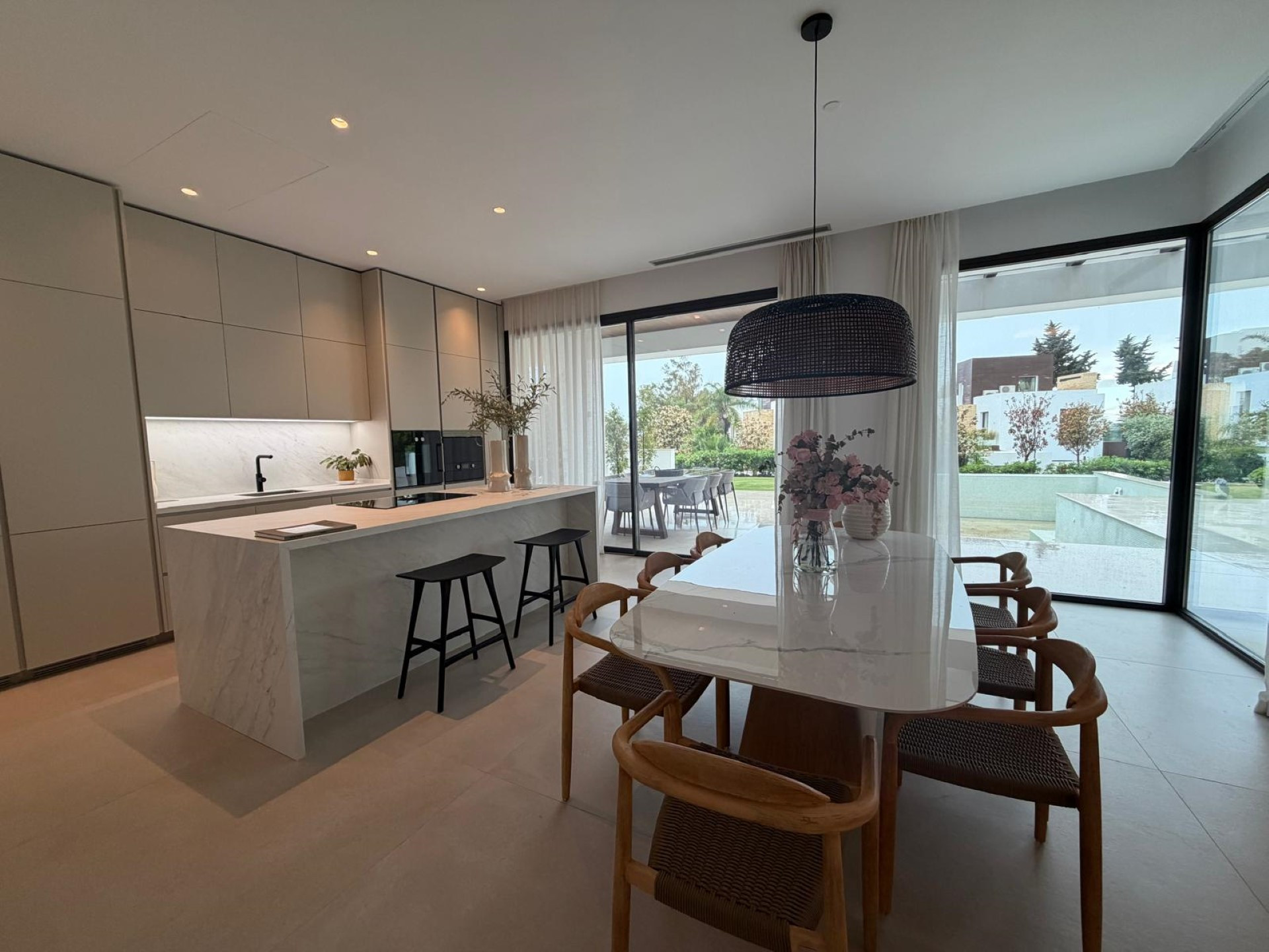 Contemporary 4 bedroom mediterranean villa in La Fuente, Marbella town