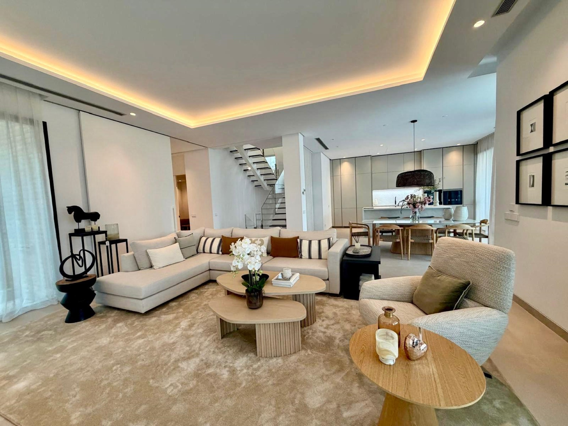 Contemporary 4 bedroom mediterranean villa in La Fuente, Marbella town