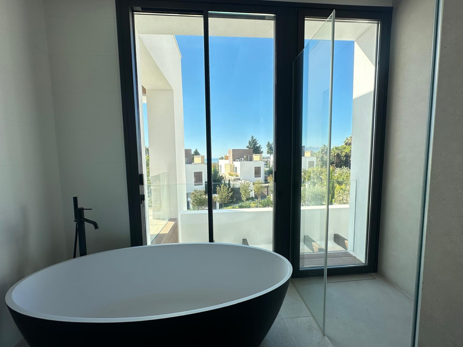 Contemporary 4 bedroom mediterranean villa in La Fuente, Marbella town