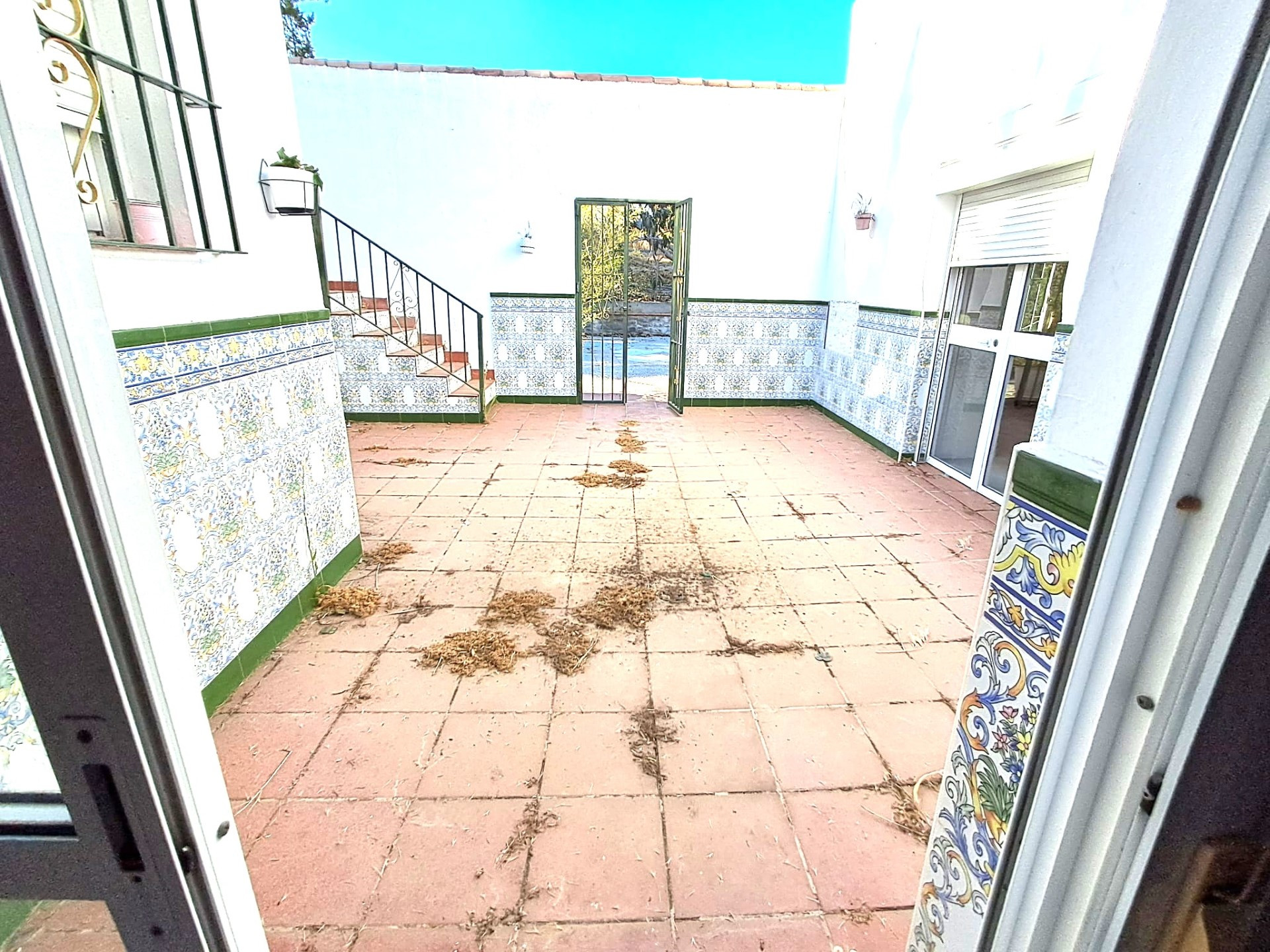 Villa a reformar con gran parcela en Paraiso Medio, Estepona