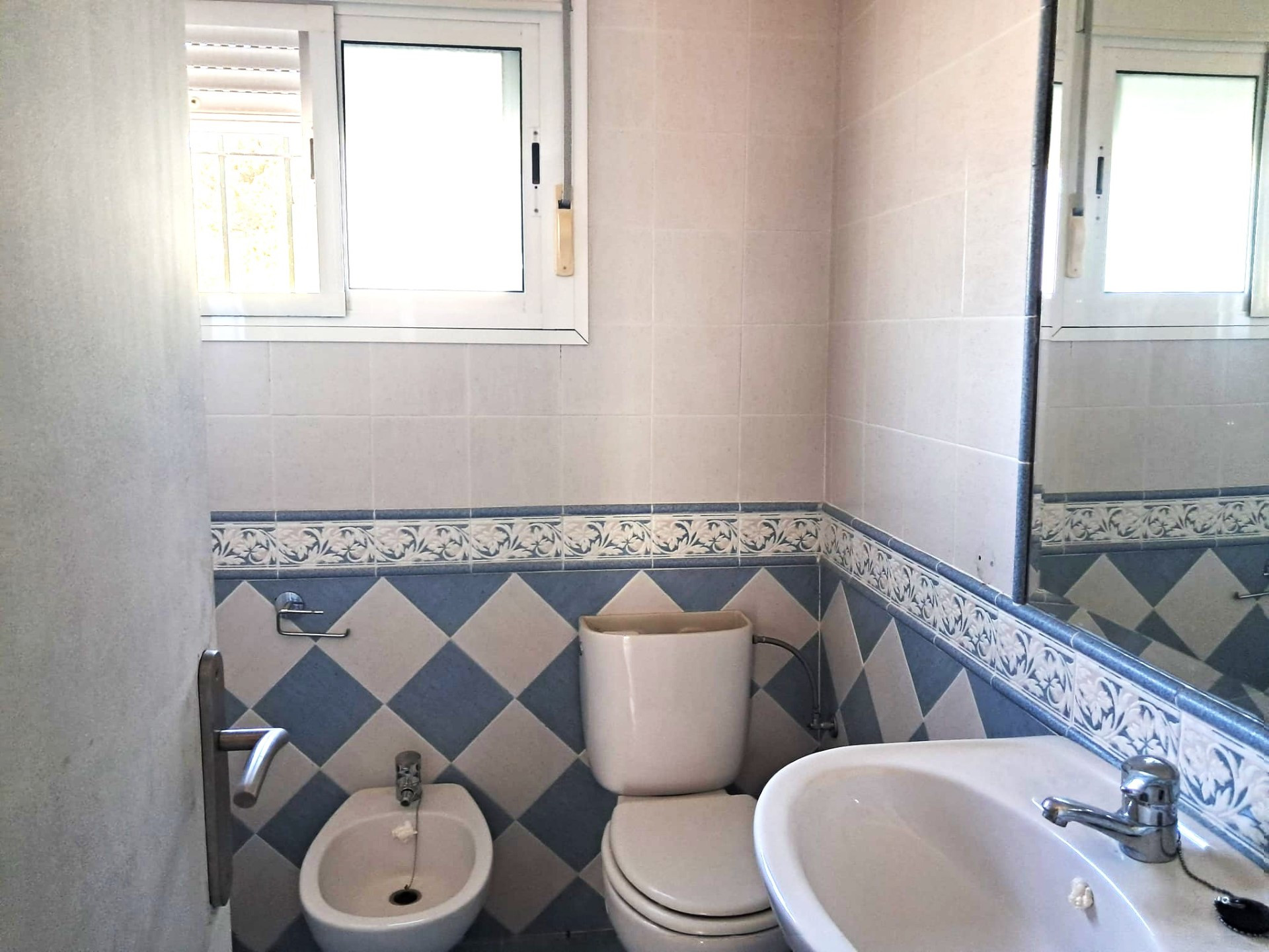 Villa a reformar con gran parcela en Paraiso Medio, Estepona