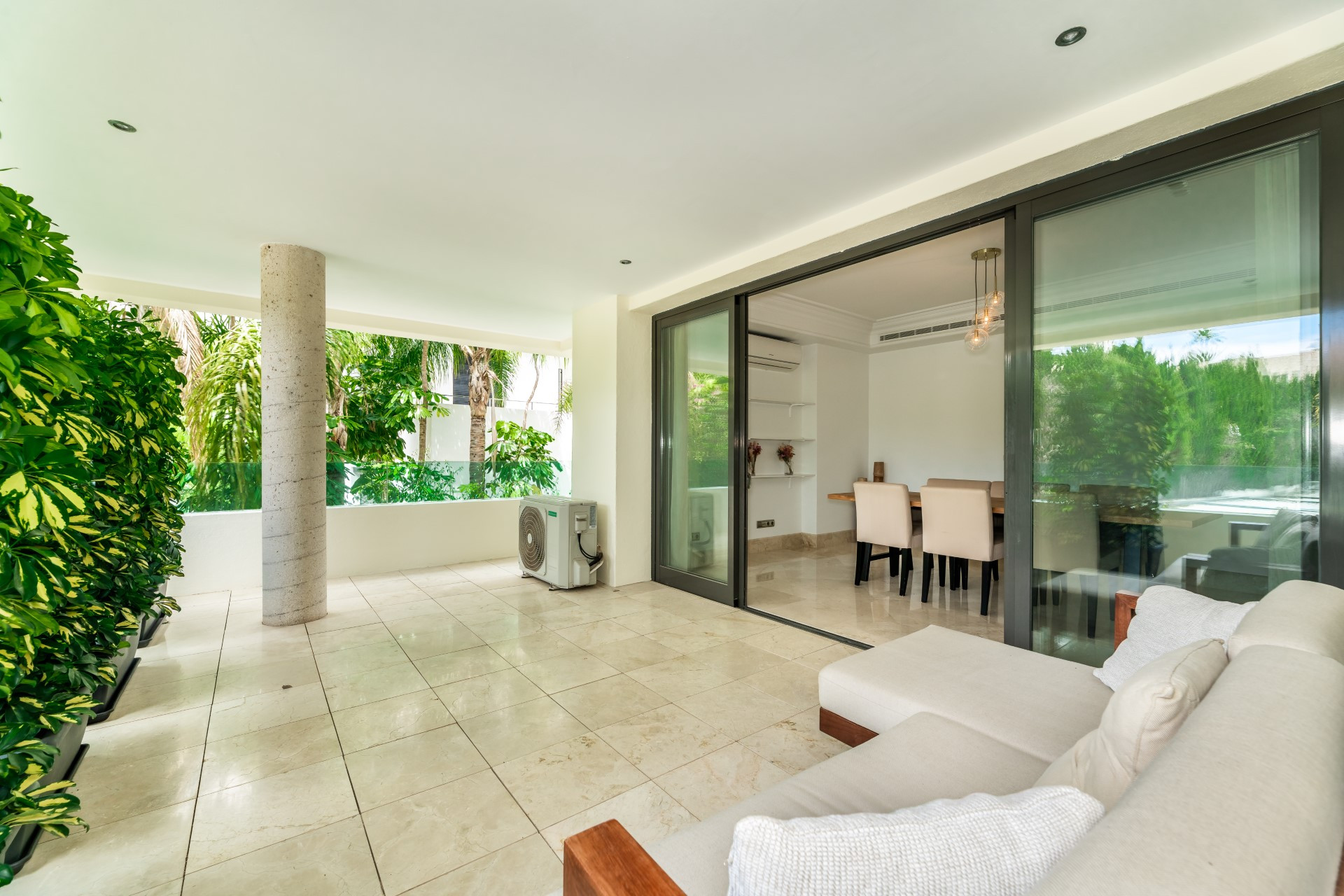 Exclusivo apartamento de lujo en Los Monteros, Marbella Este