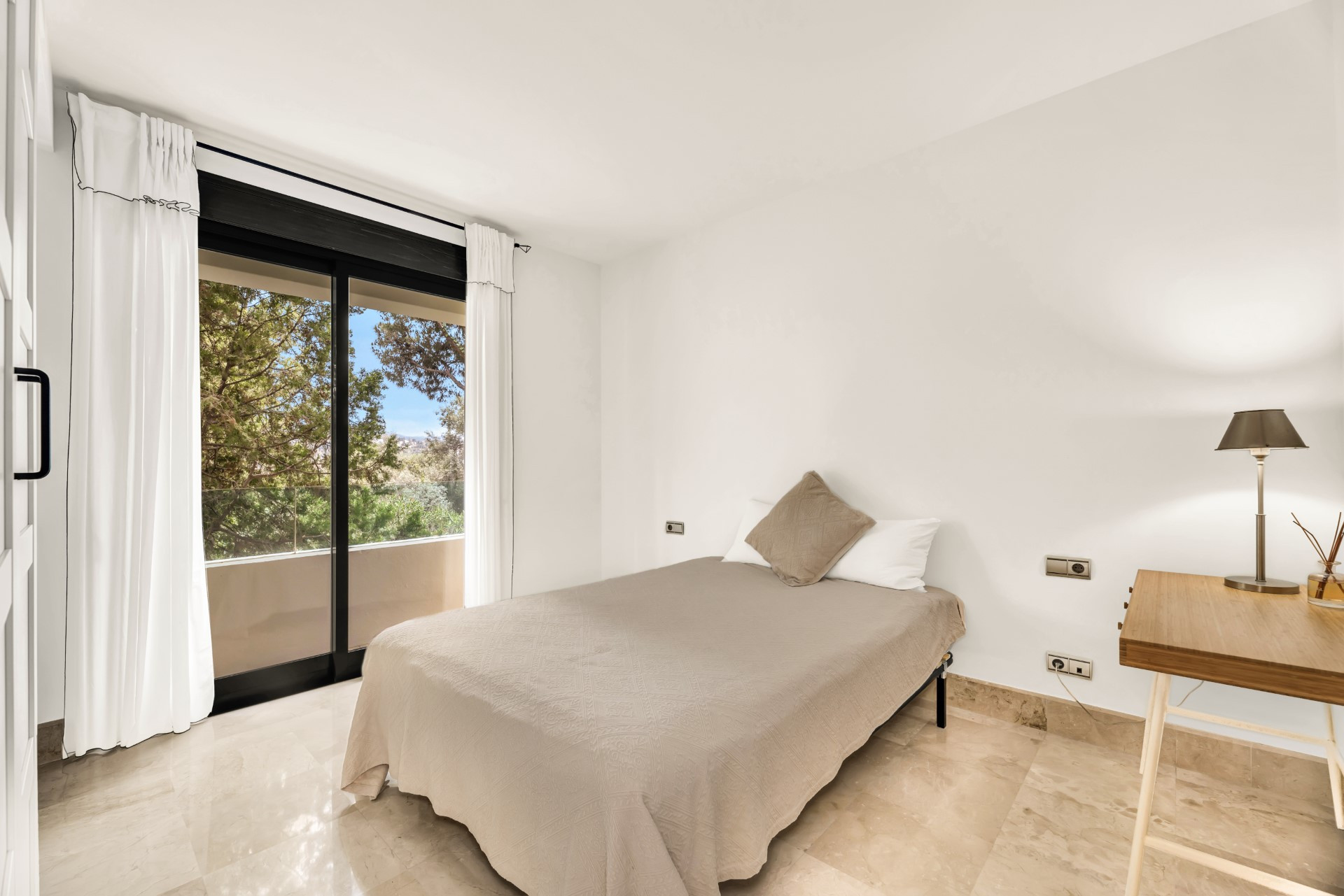 Exclusivo apartamento de lujo en Los Monteros, Marbella Este