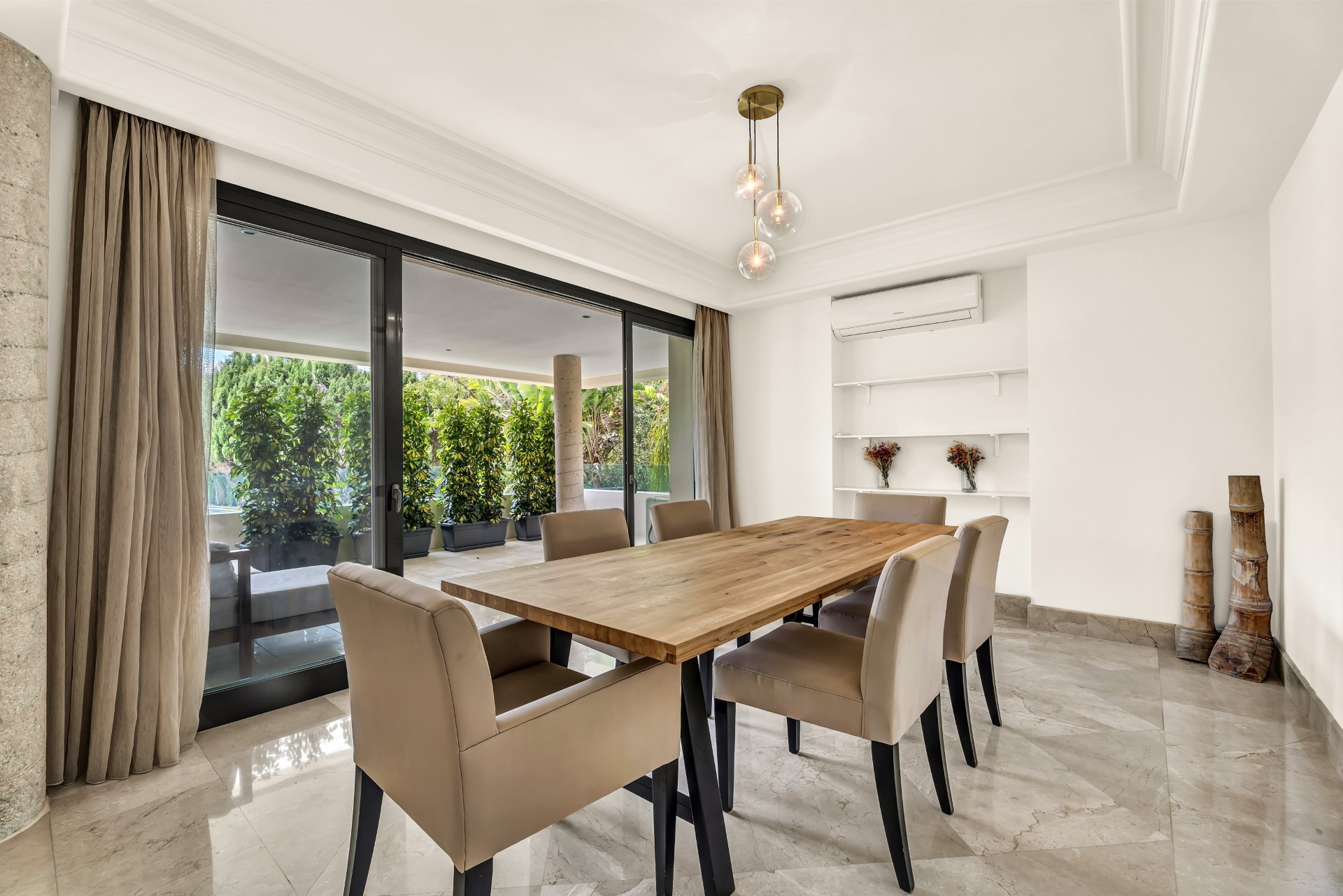 Exclusivo apartamento de lujo en Los Monteros, Marbella Este