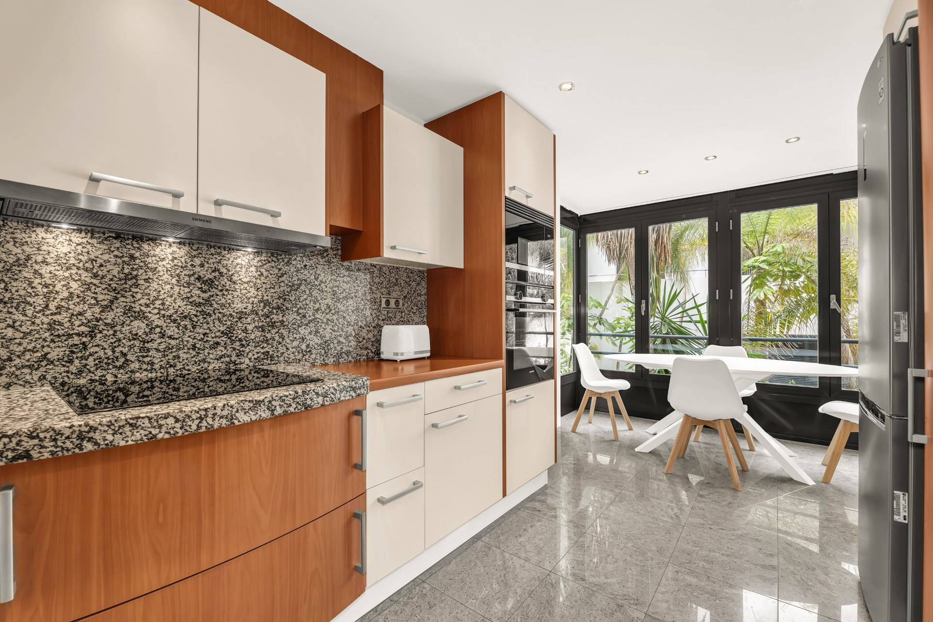 Exclusivo apartamento de lujo en Los Monteros, Marbella Este