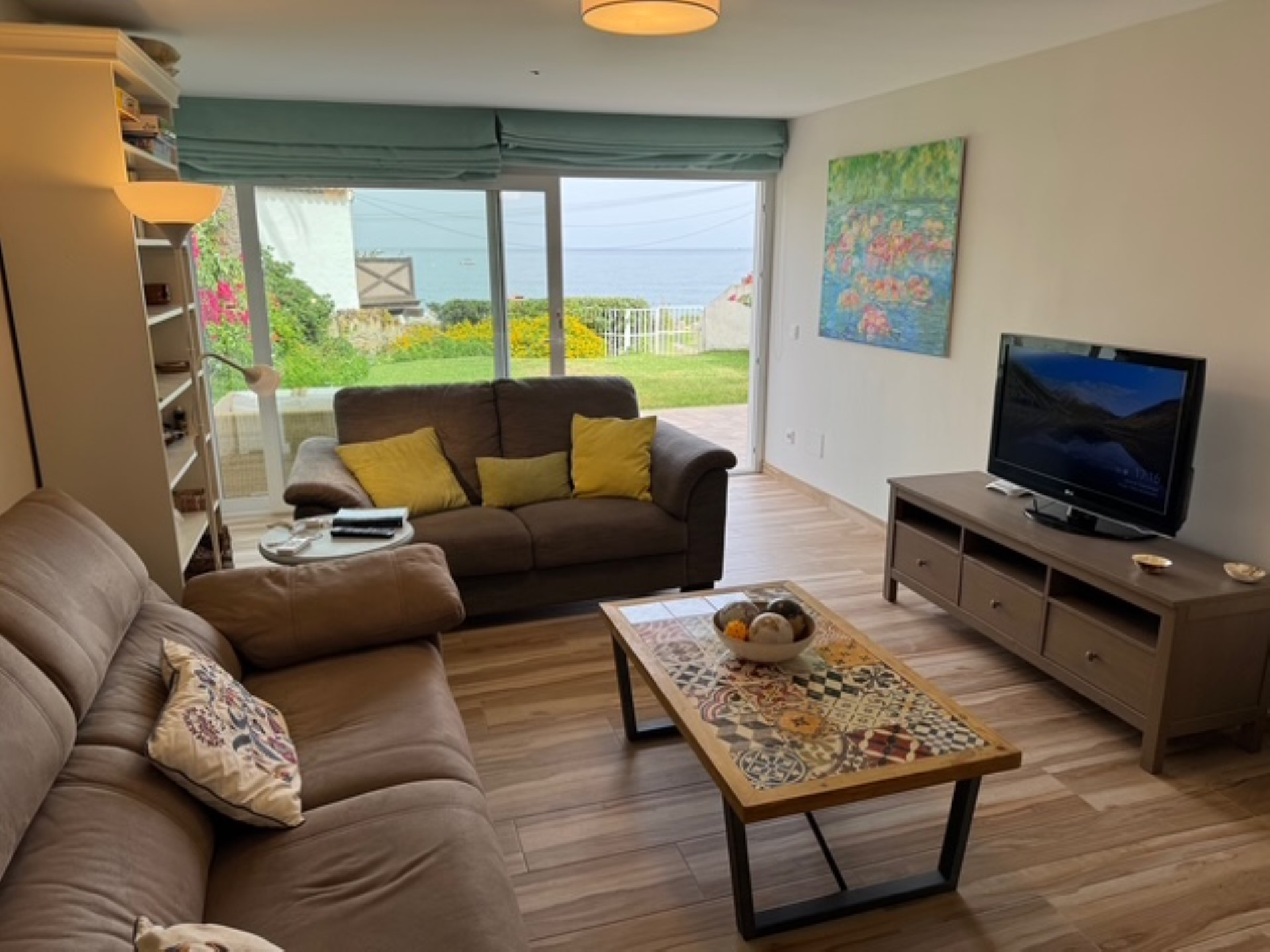 Villa en Primera Línea de Playa en Bahia Dorada, Estepona