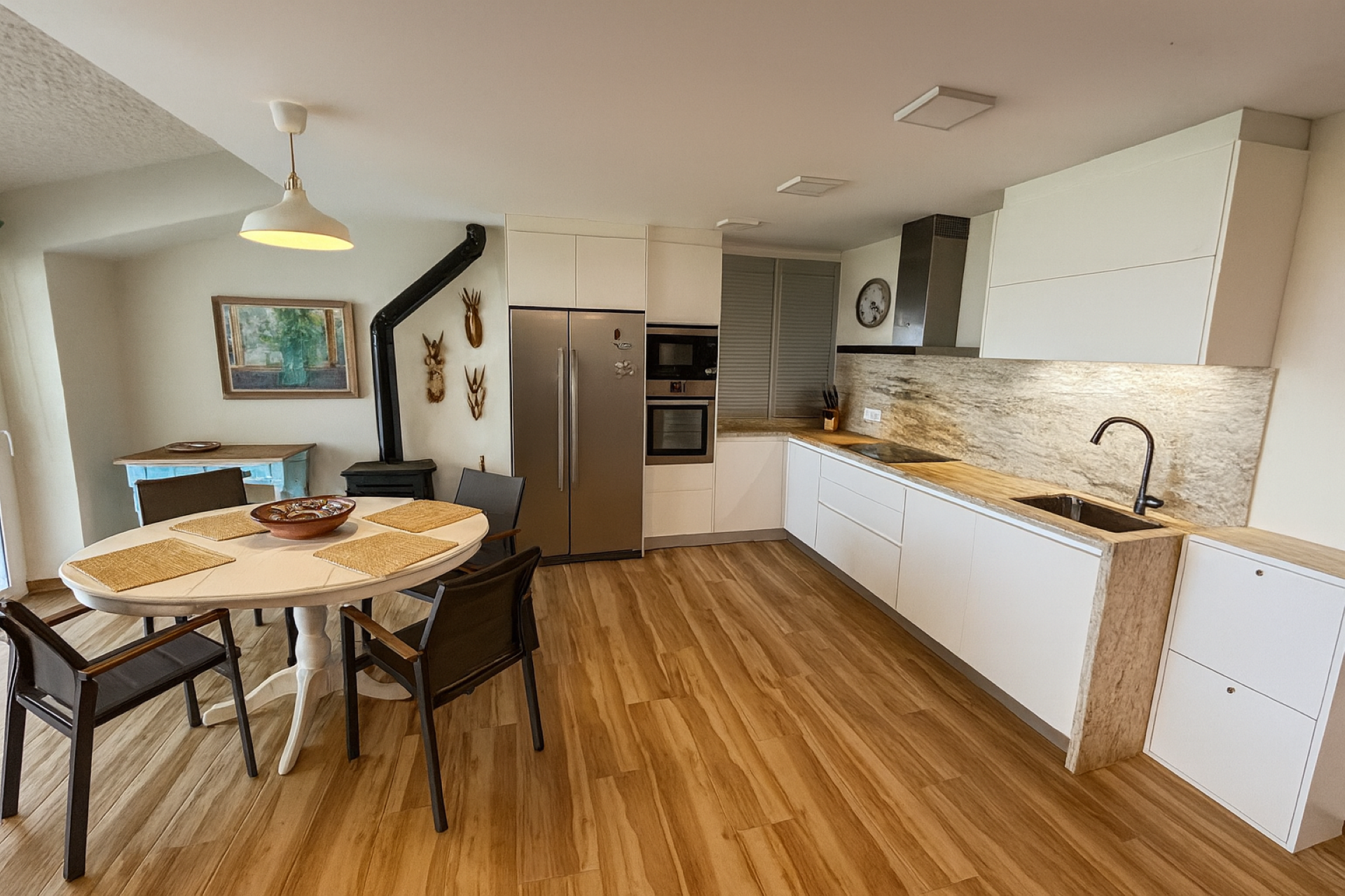 Villa en Primera Línea de Playa en Bahia Dorada, Estepona