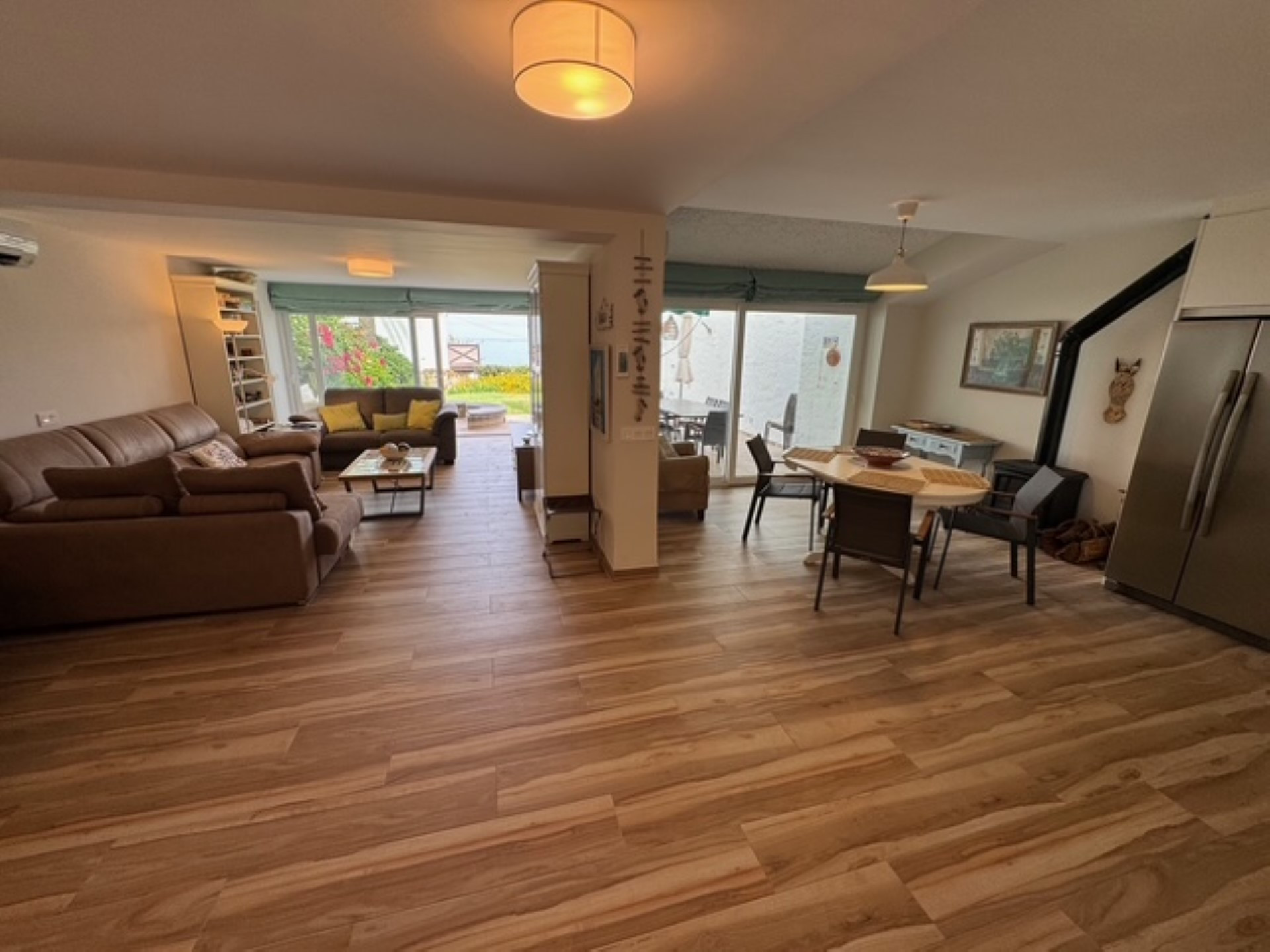 Villa en Primera Línea de Playa en Bahia Dorada, Estepona